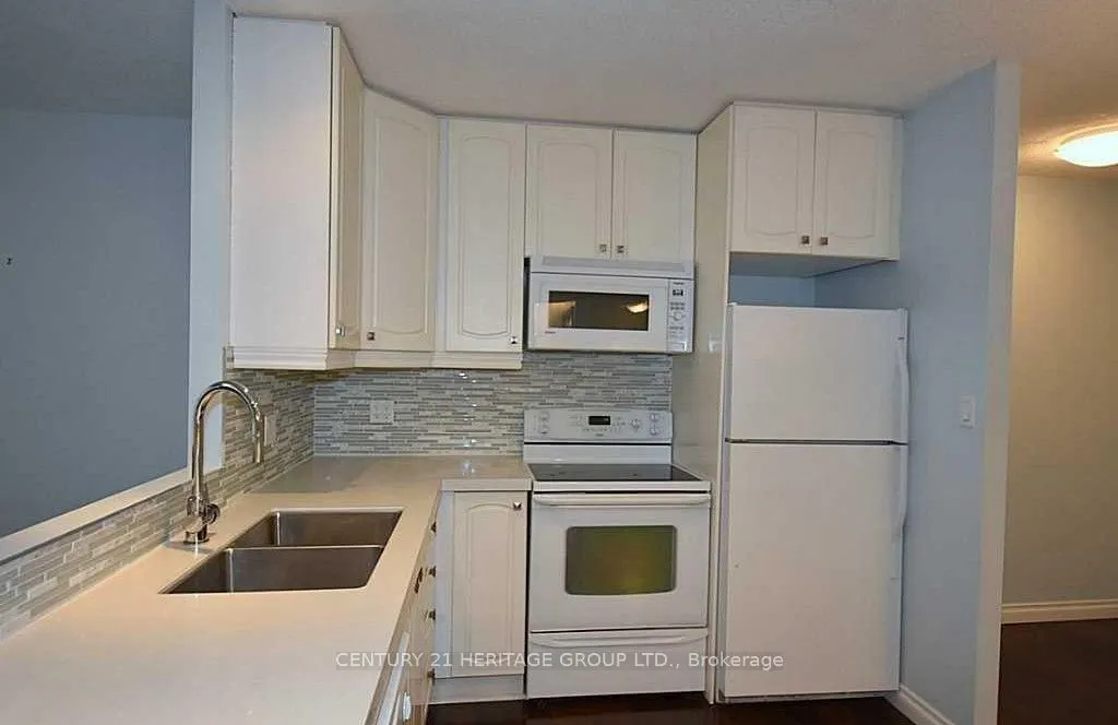 36 James Street S, #608