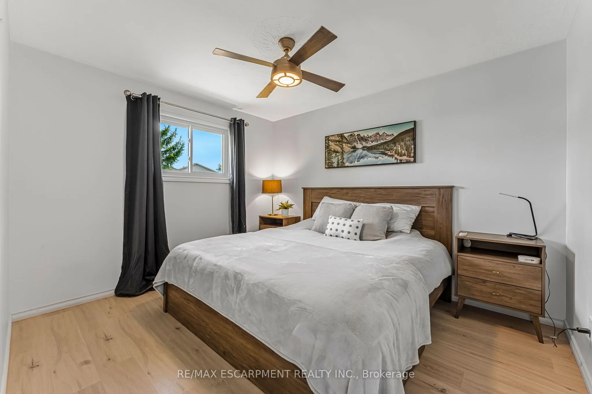 21 South Grimsby Road 5