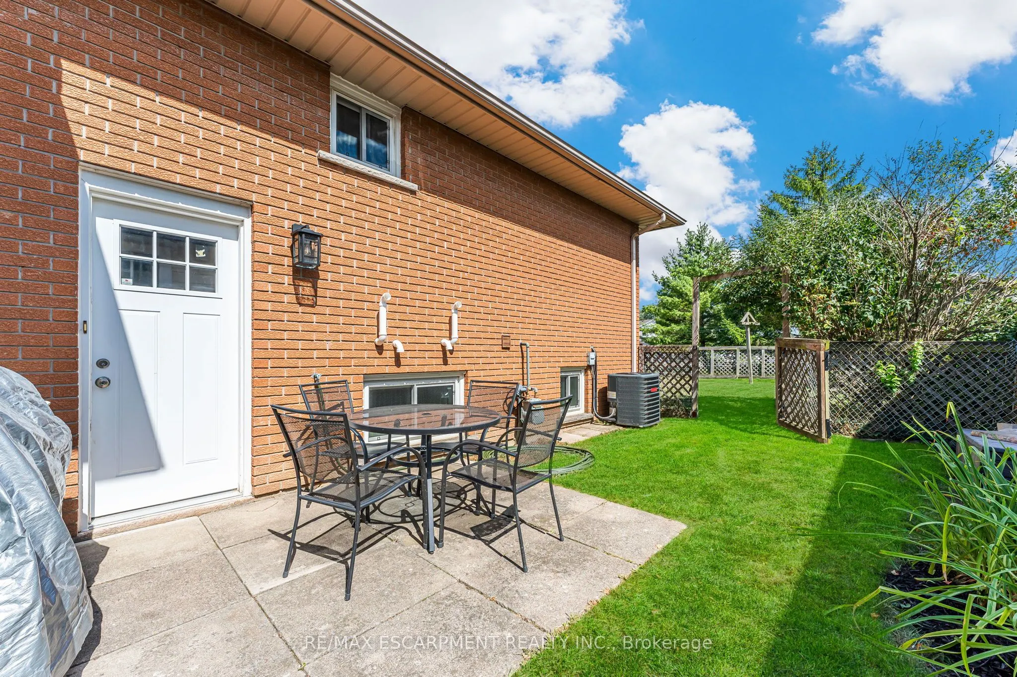 21 South Grimsby Road 5