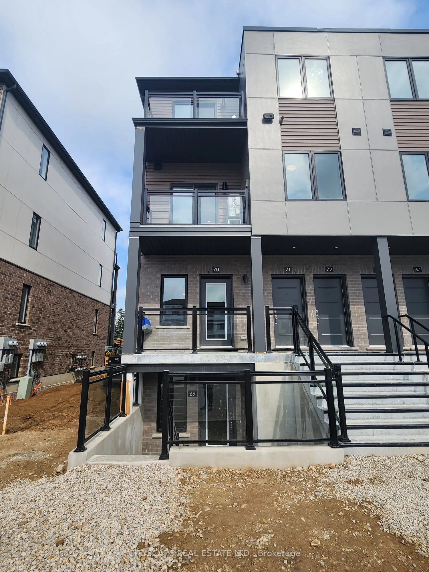 940 St David Street N, #70