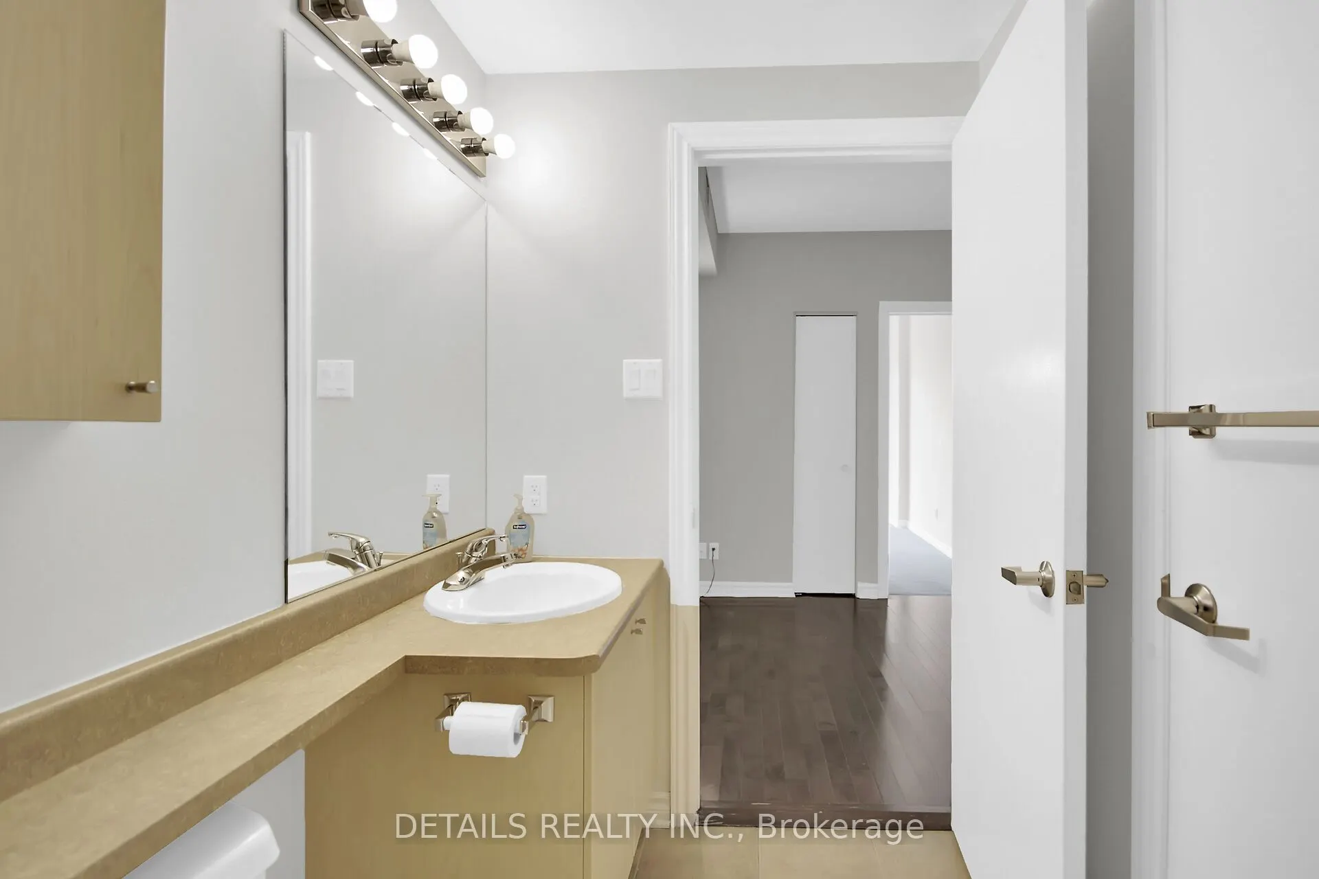200 Rideau Street, #1202