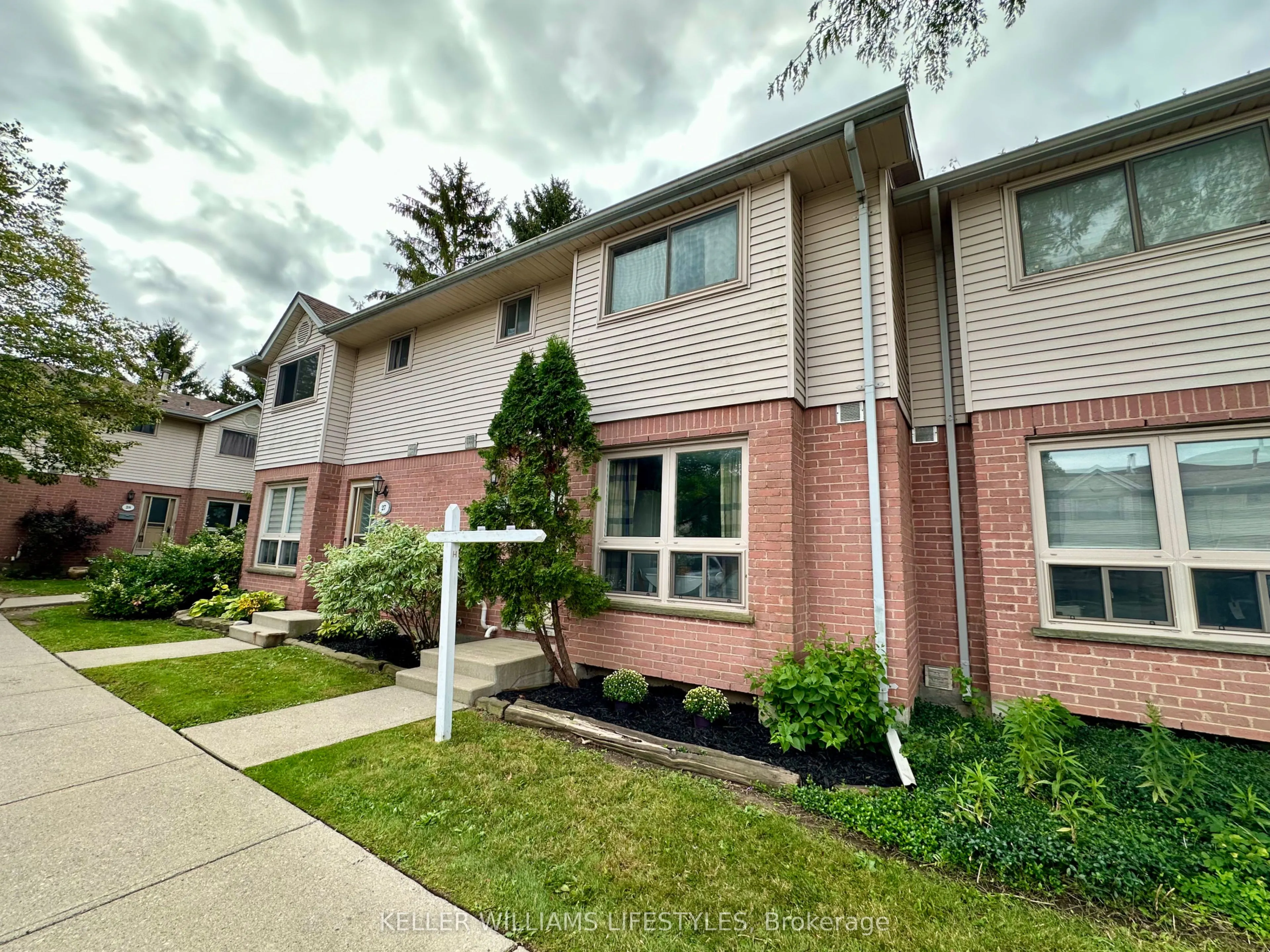 89 Highview Avenue E, #26