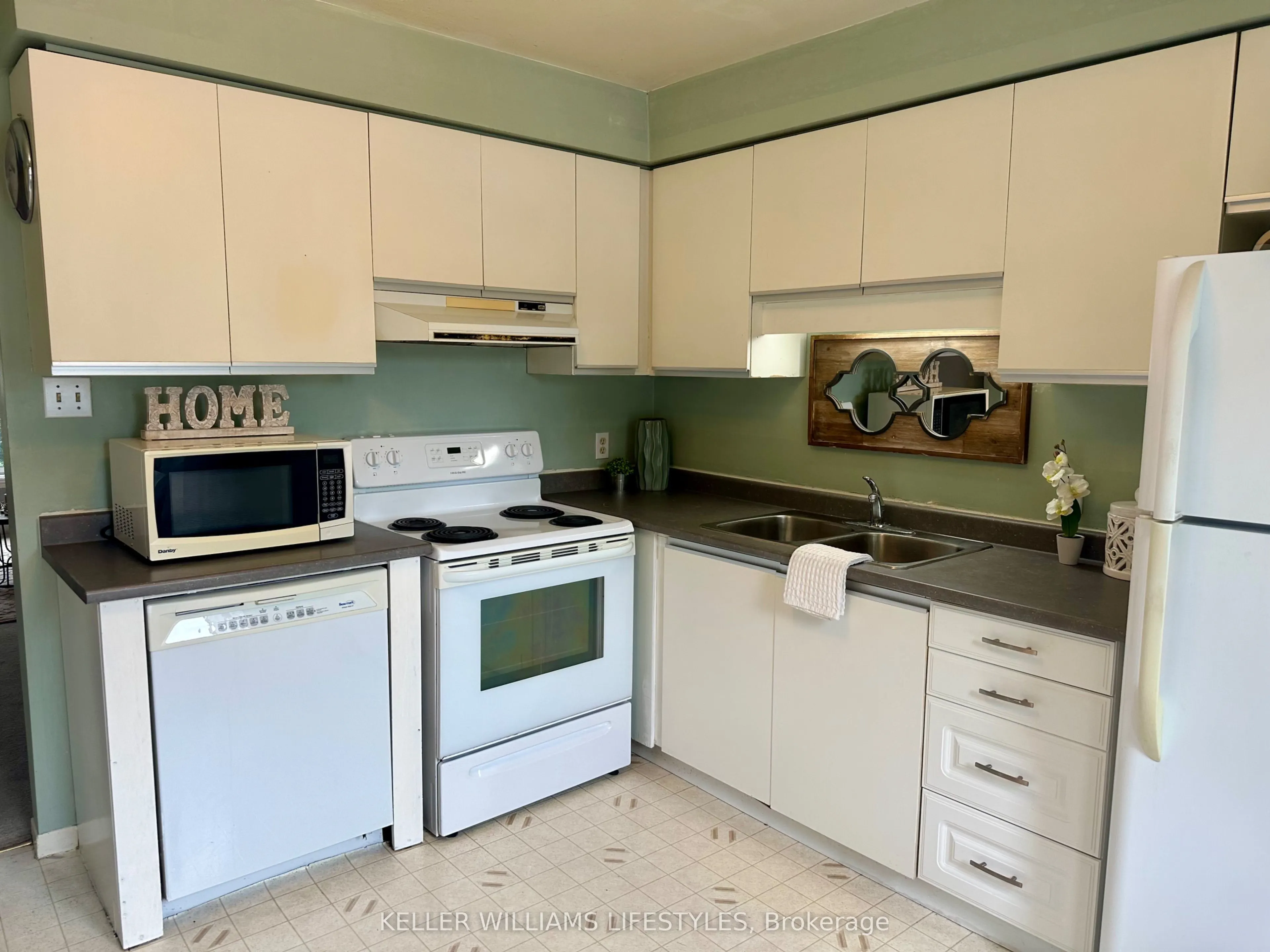 89 Highview Avenue E, #26