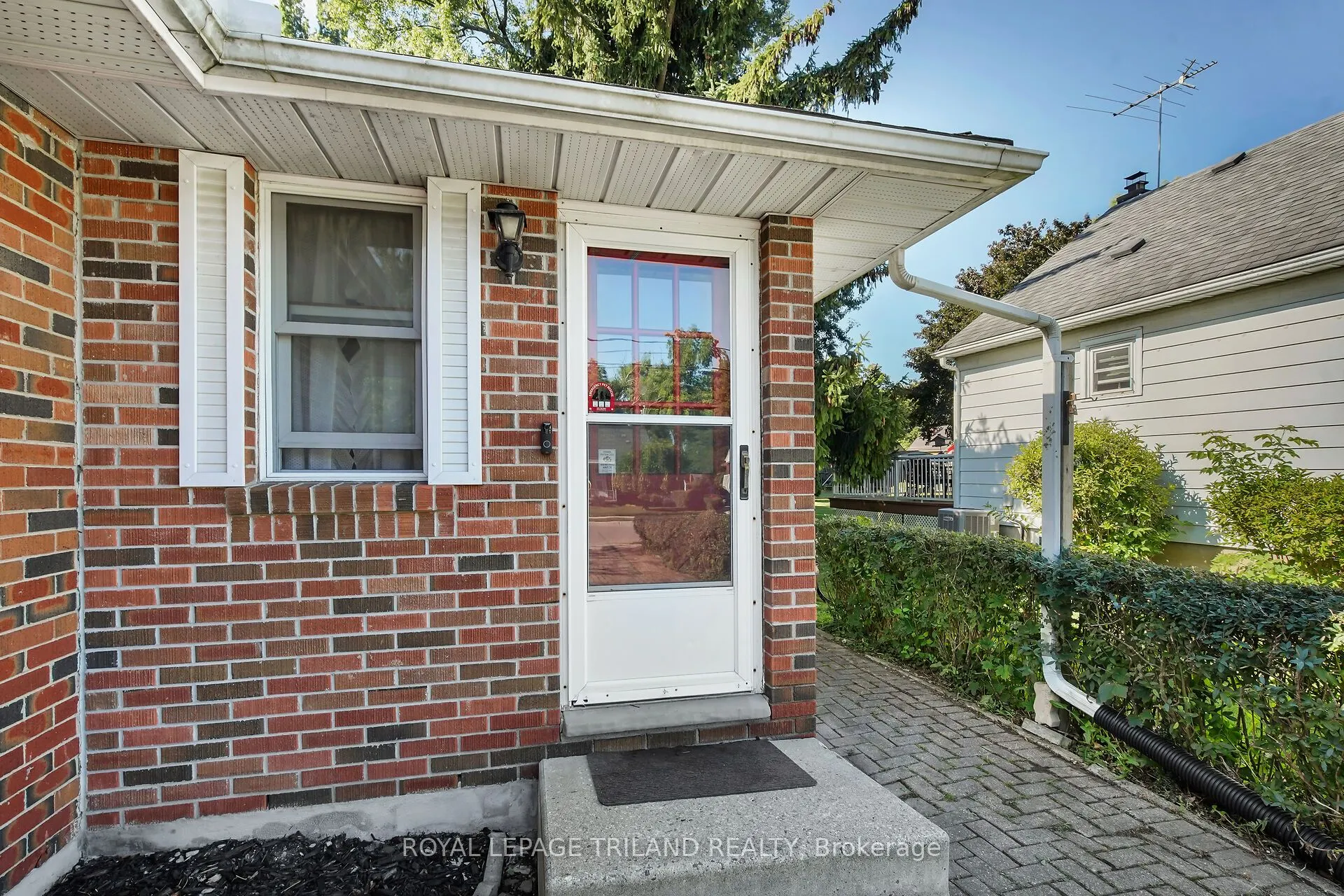 61 Churchill Crescent