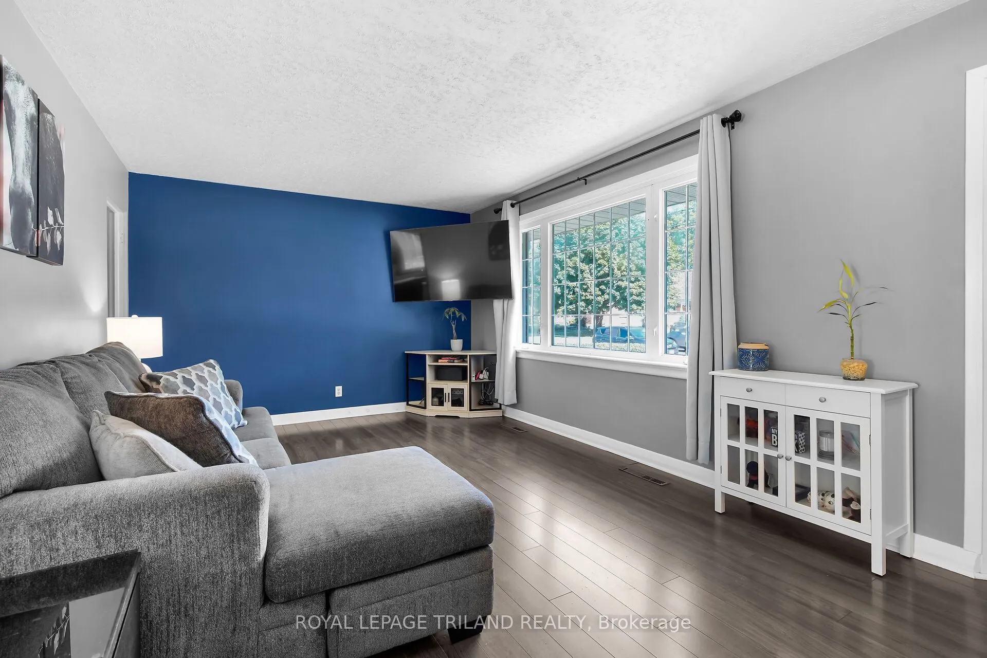 61 Churchill Crescent
