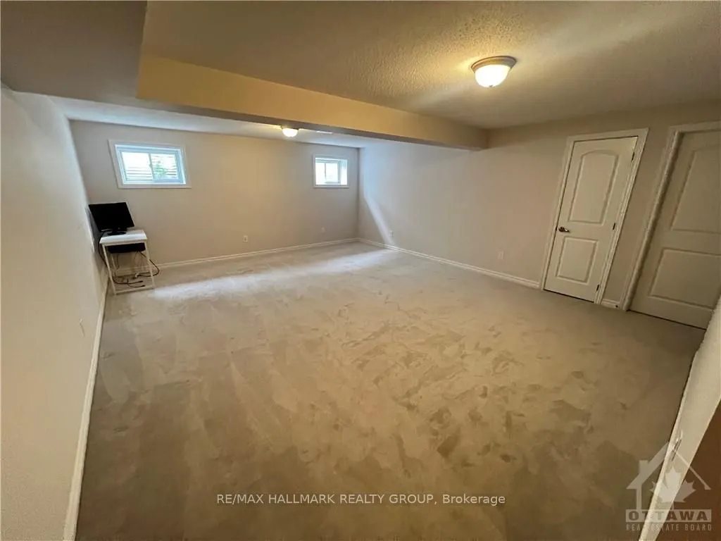 616 SANDILLON Place