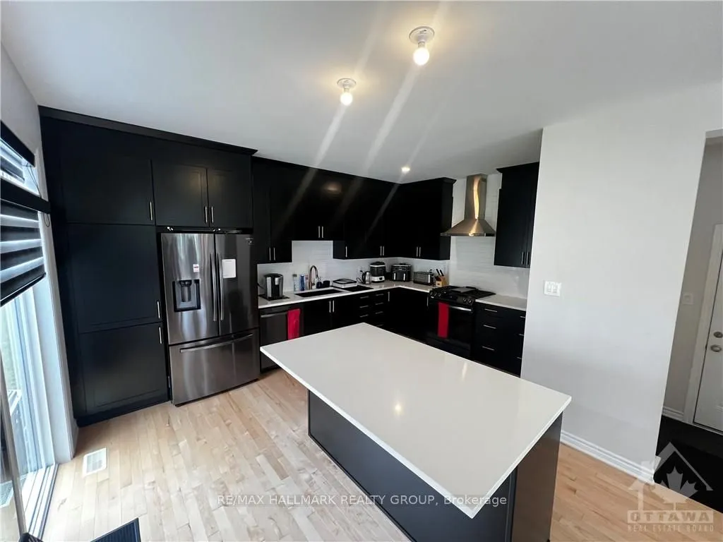 616 SANDILLON Place