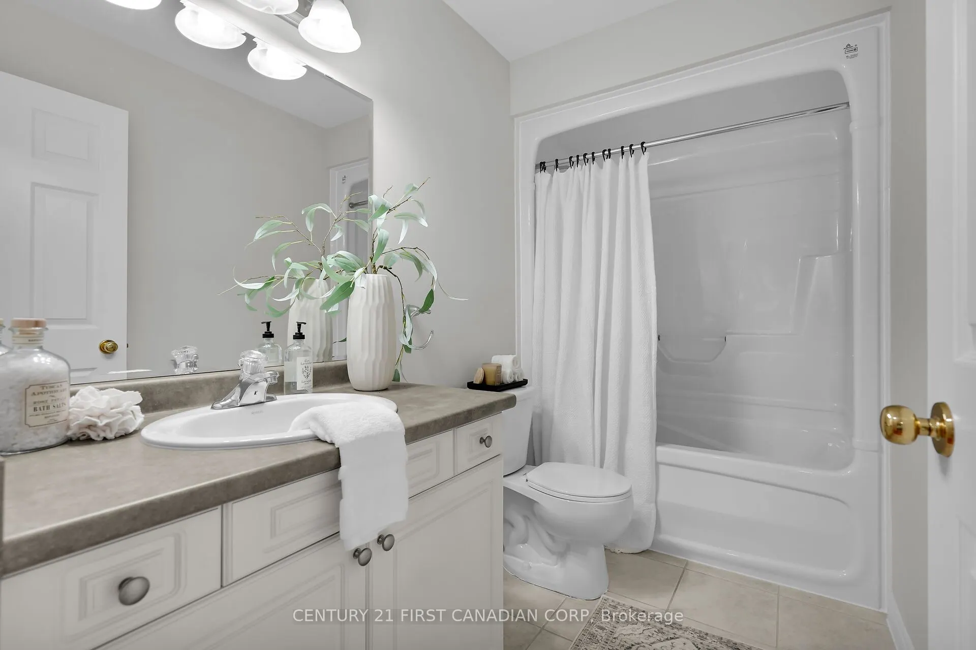 43 Capulet Walk, #36