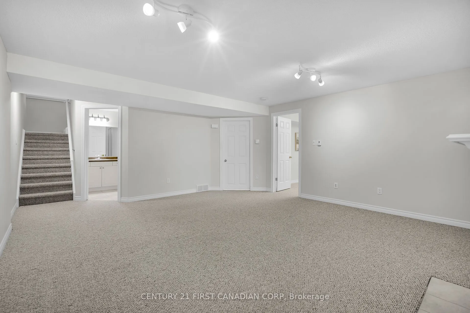 43 Capulet Walk, #36