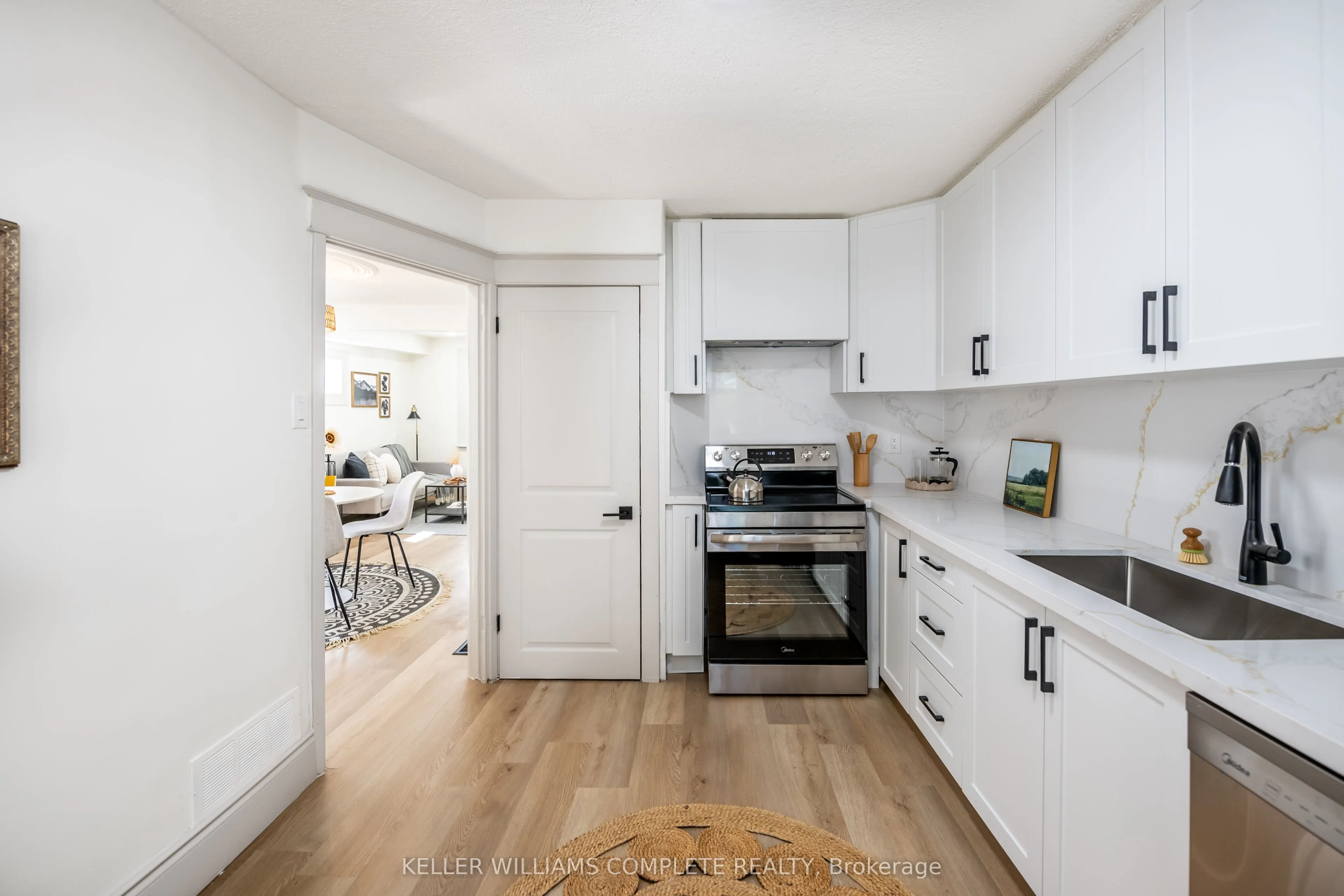 155 Picton Street E