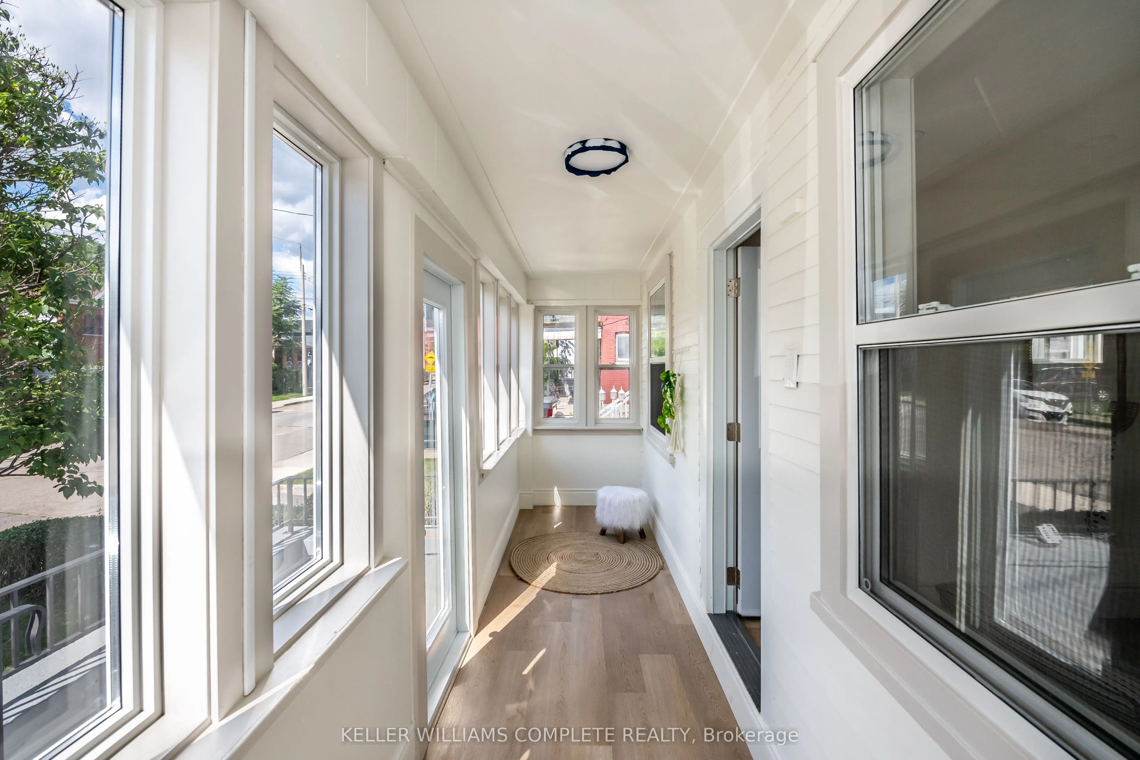 155 Picton Street E