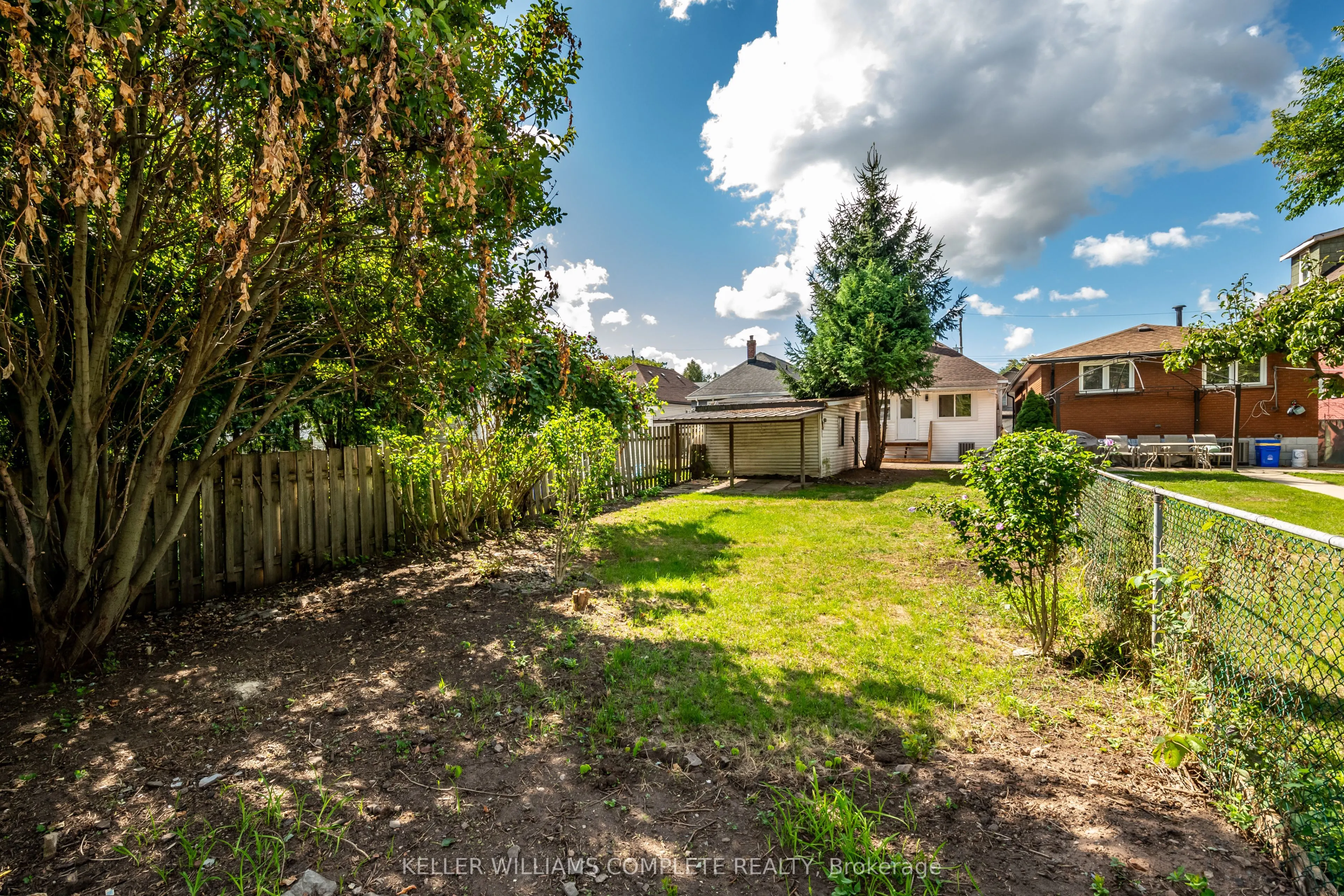 155 Picton Street E