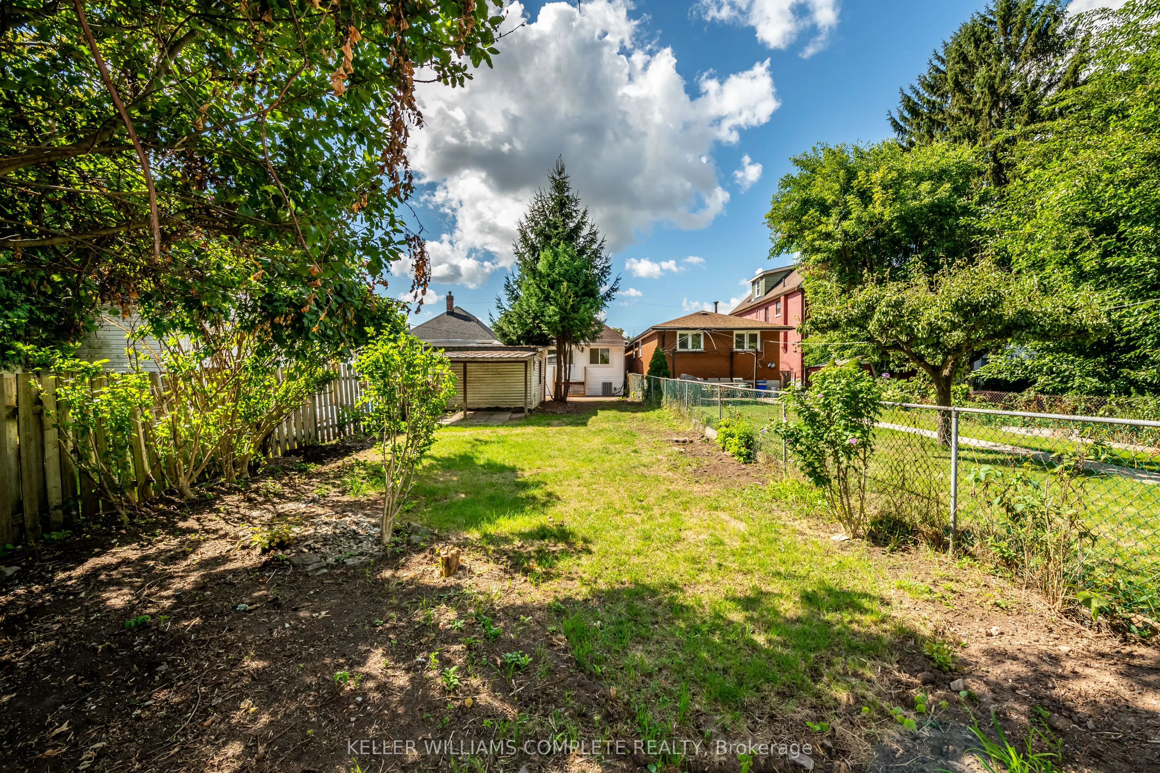 155 Picton Street E