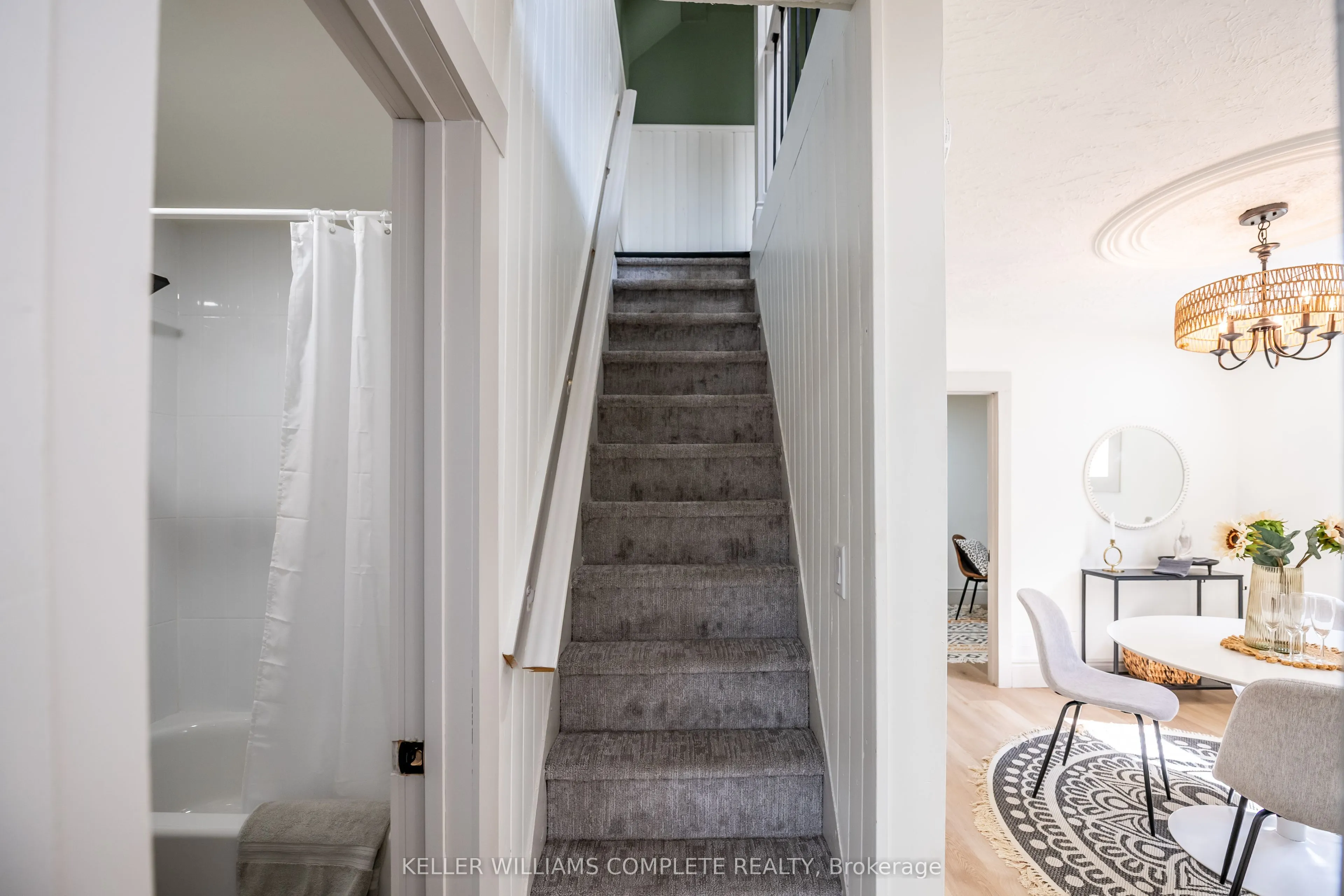 155 Picton Street E