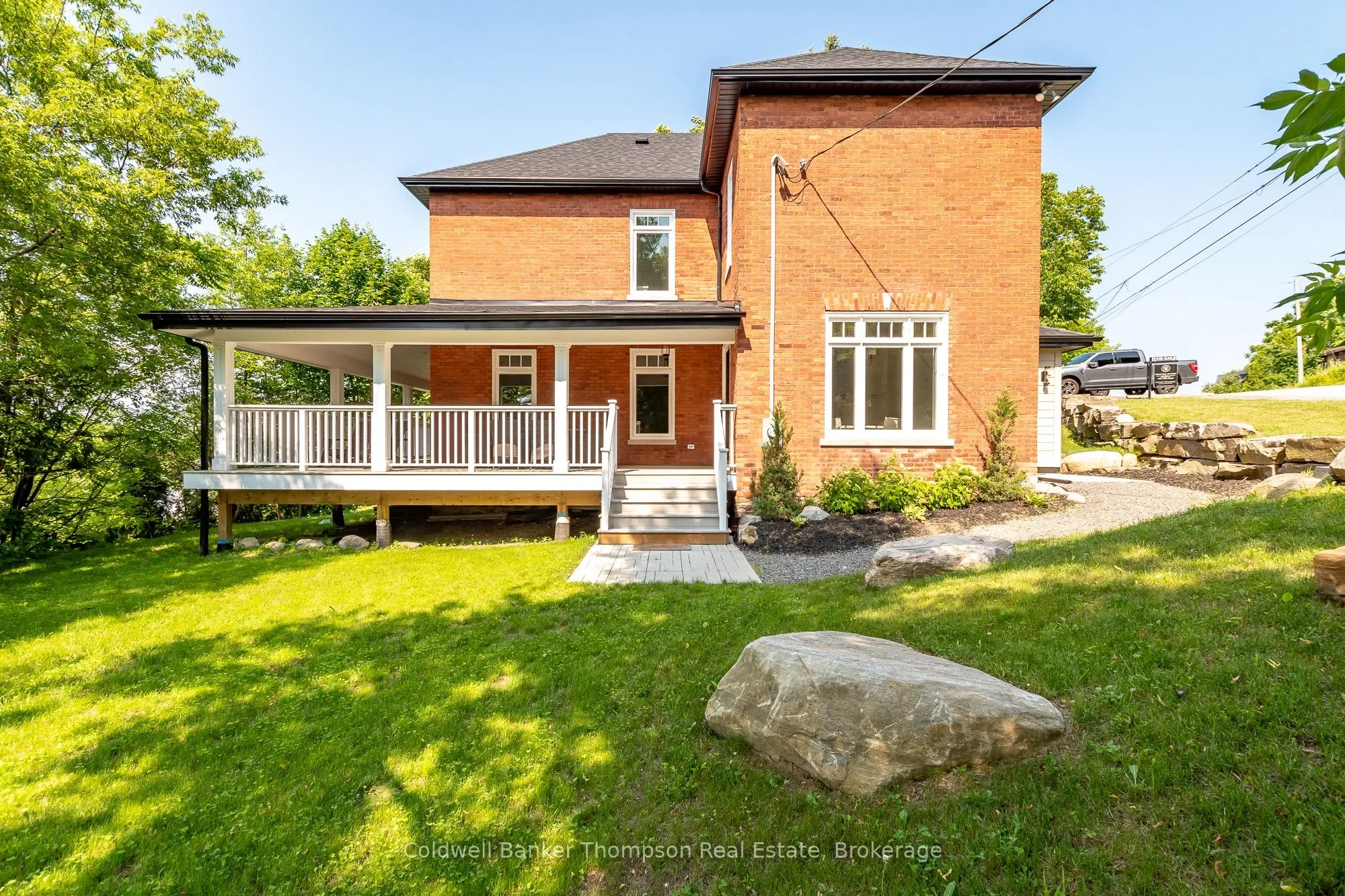 30 Minerva Street W