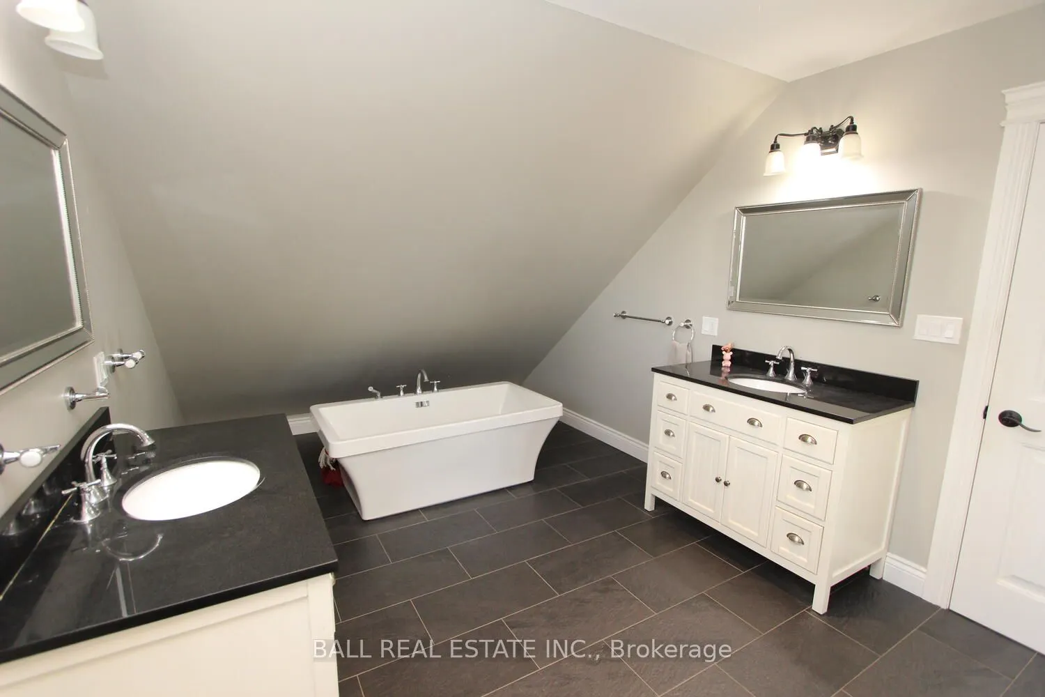 1185 Killarney Bay Road