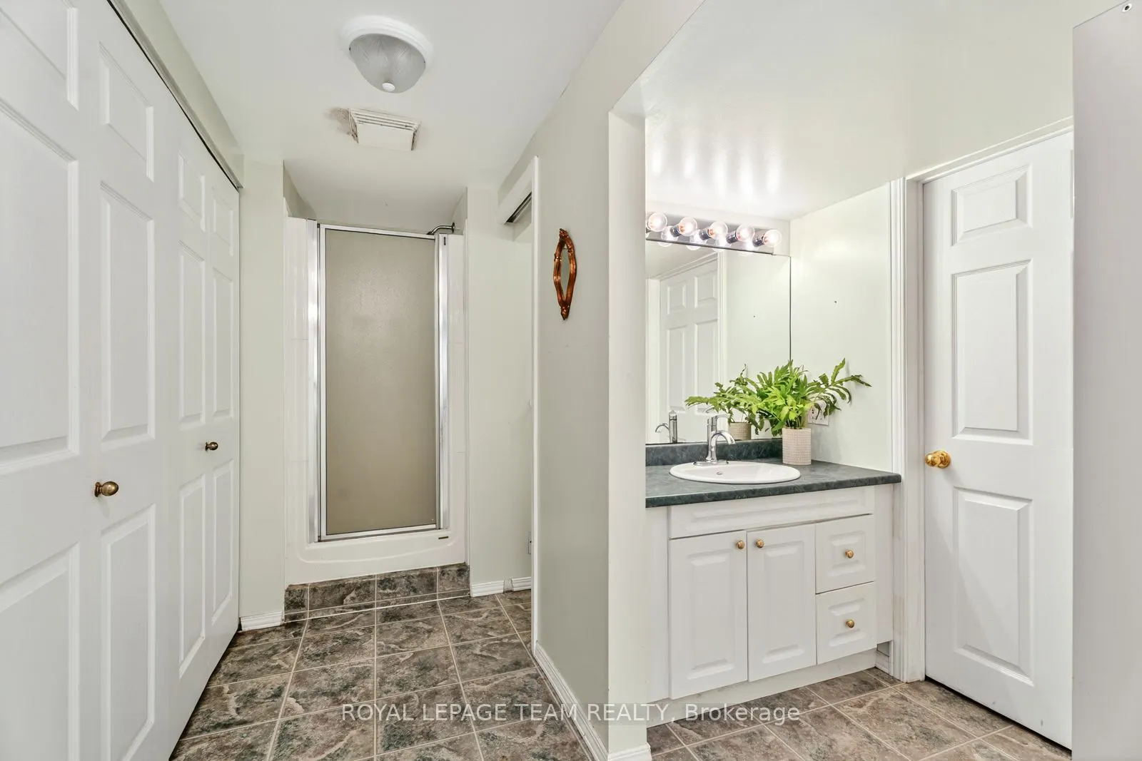 4 Rideau Lane