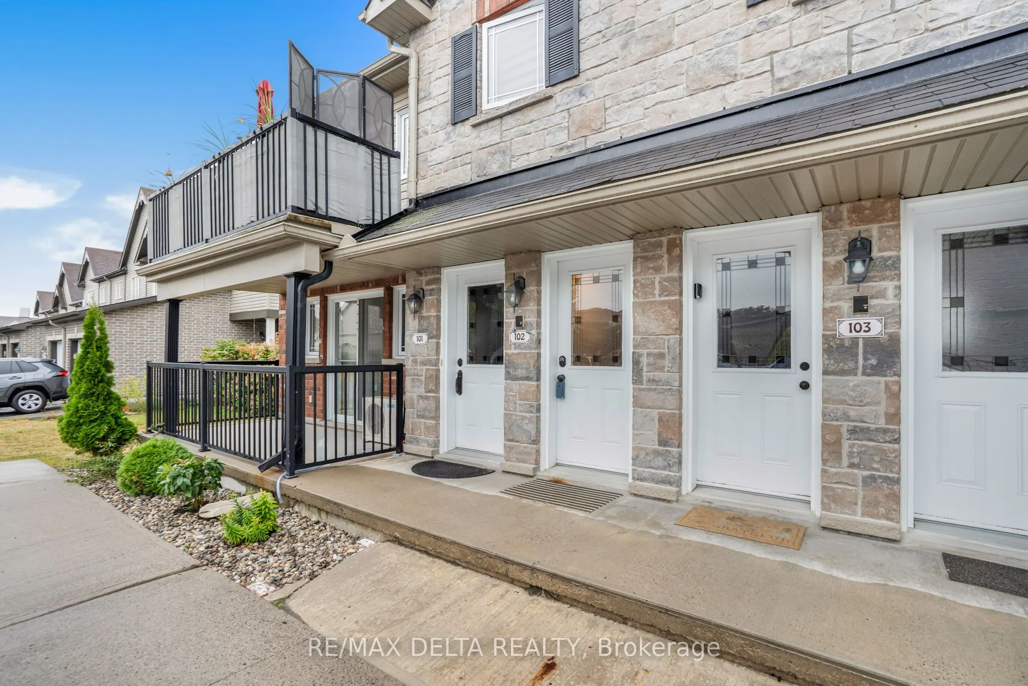 189 Eliot Street, #102