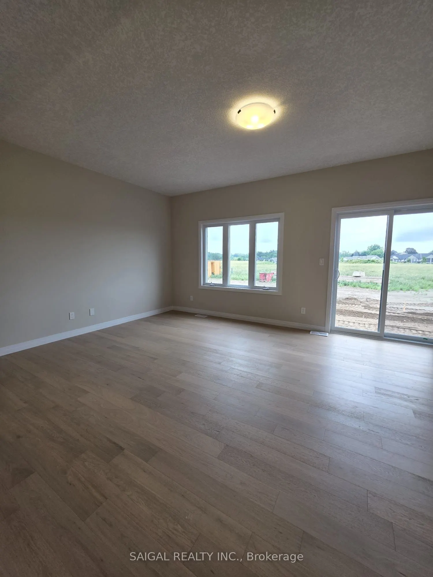 31 Rivergreen Crescent