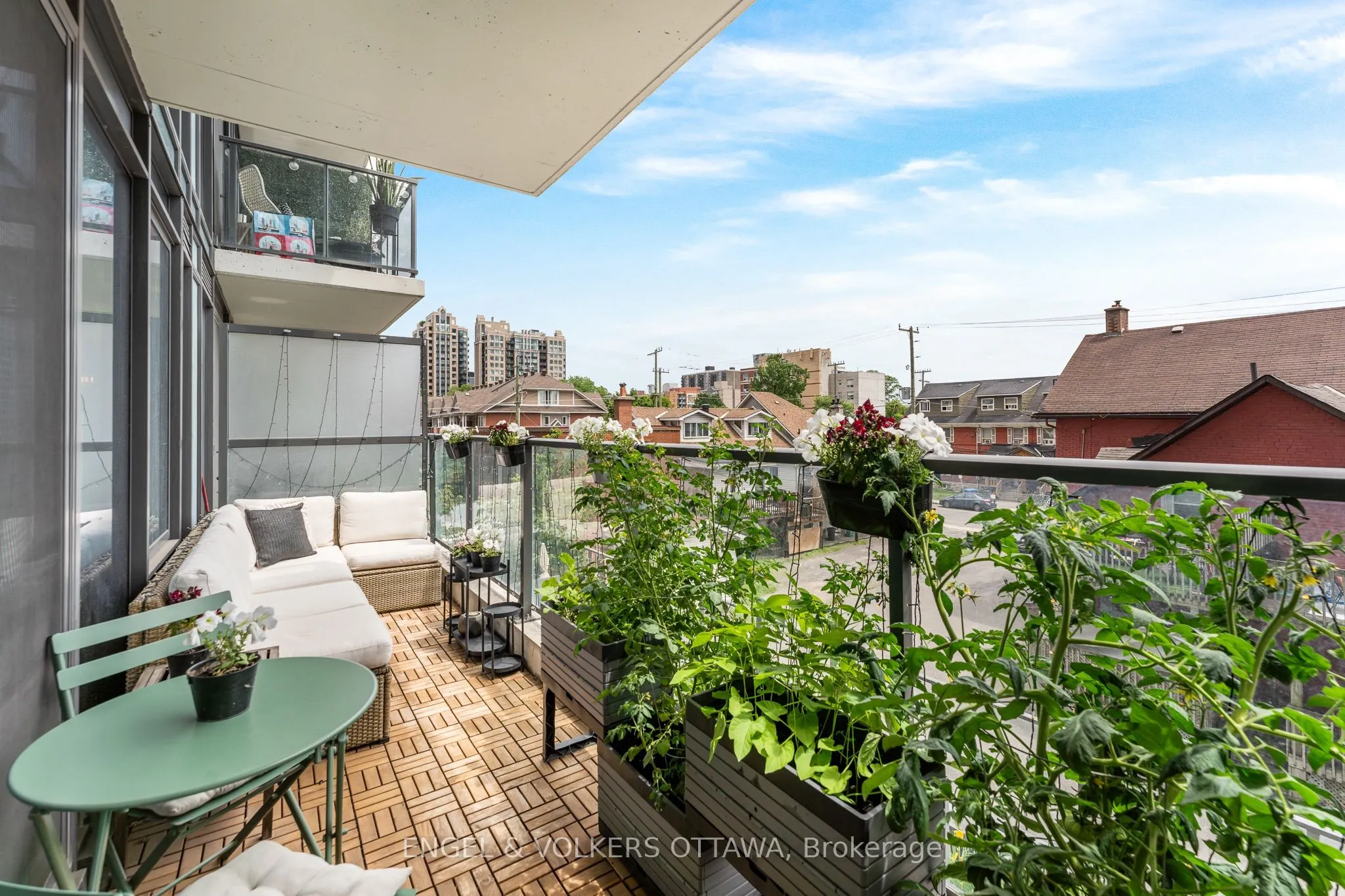 224 Lyon Street, #303