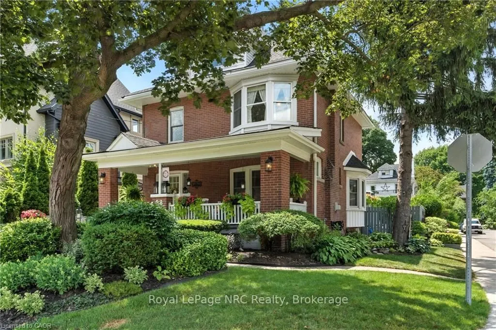 98 Kensington Avenue S