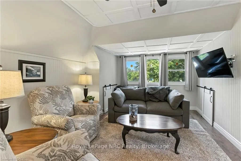 98 Kensington Avenue S