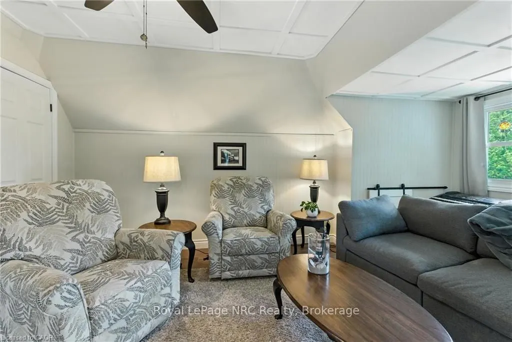 98 Kensington Avenue S