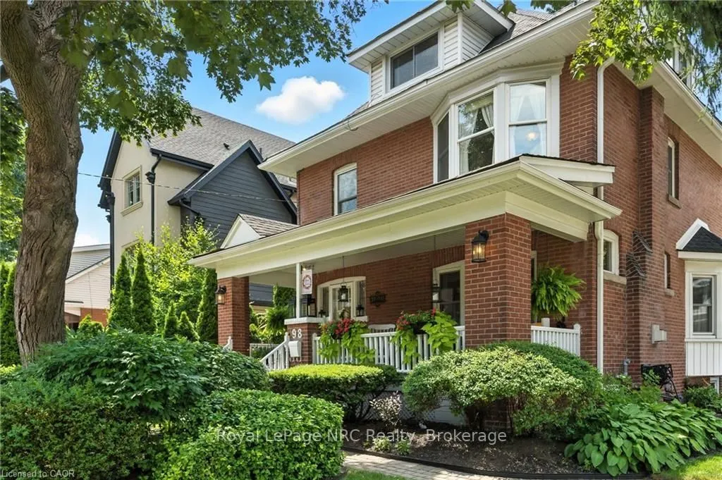 98 Kensington Avenue S