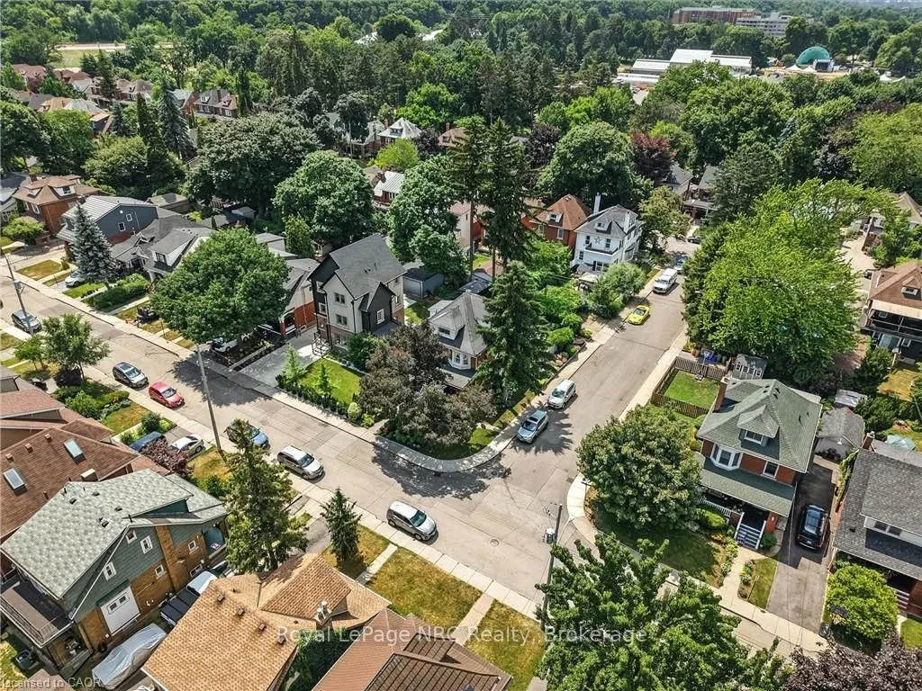 98 Kensington Avenue S