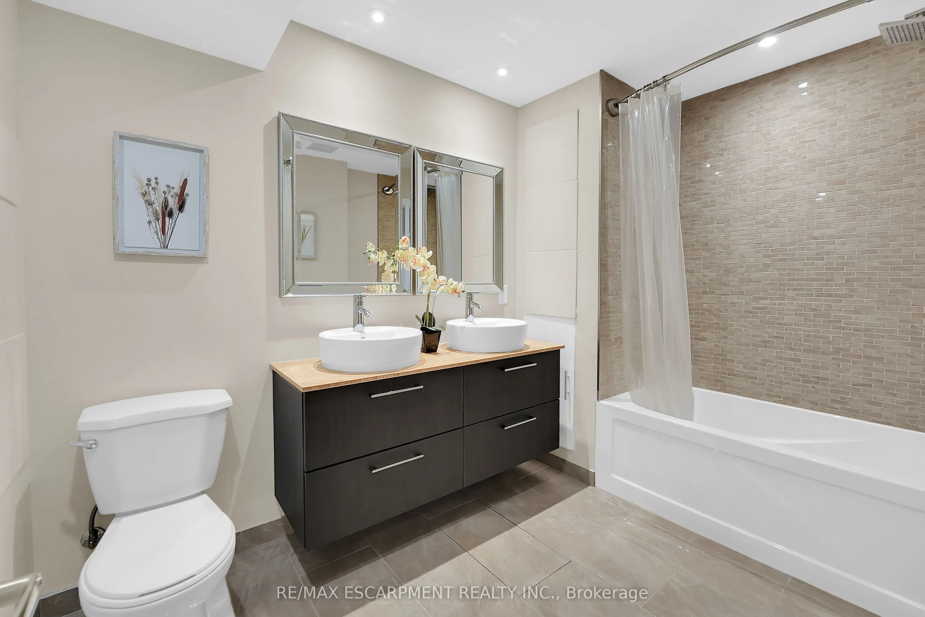 4896 Allan Court