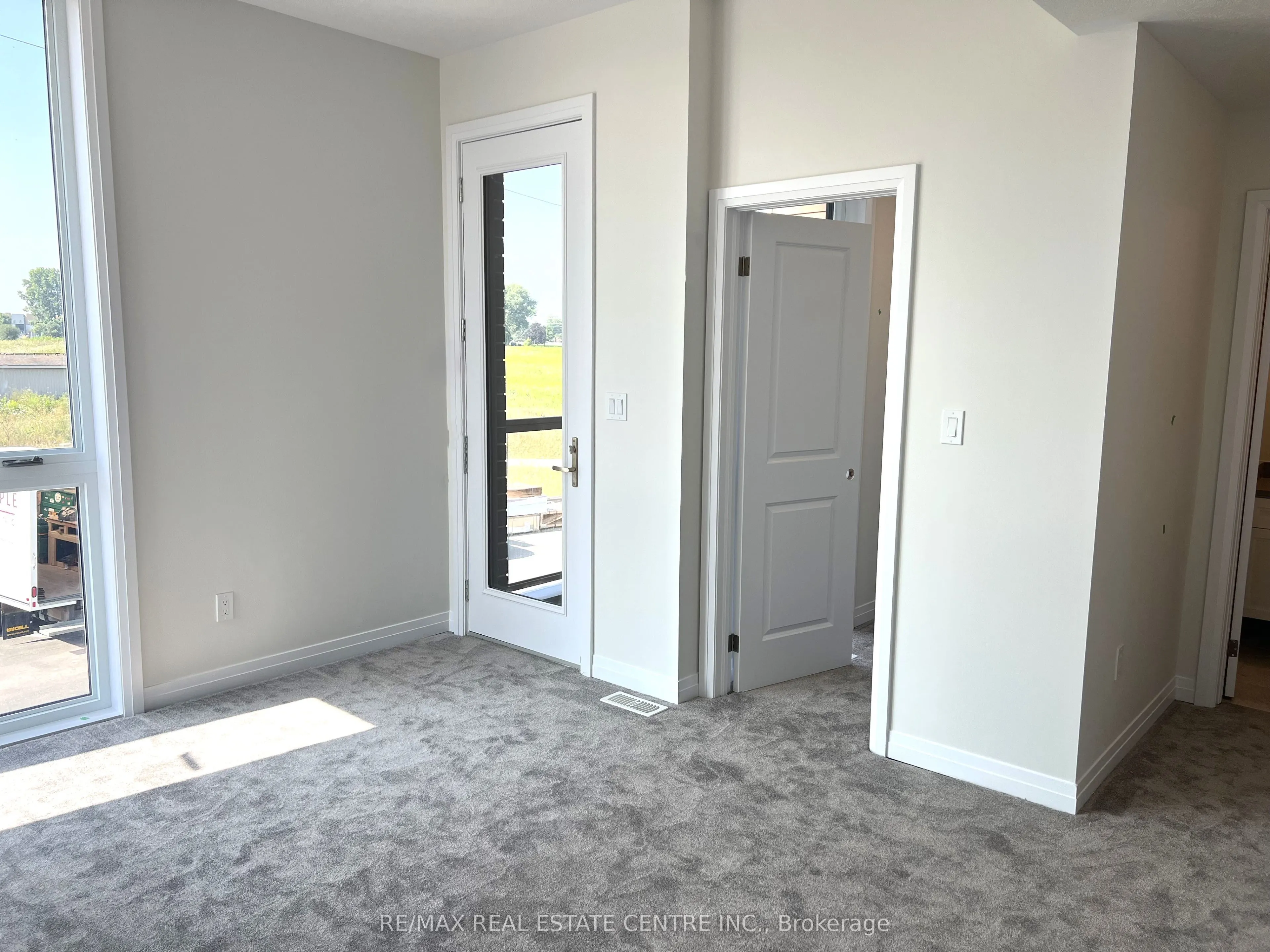 261 Woodbine Avenue, #F001