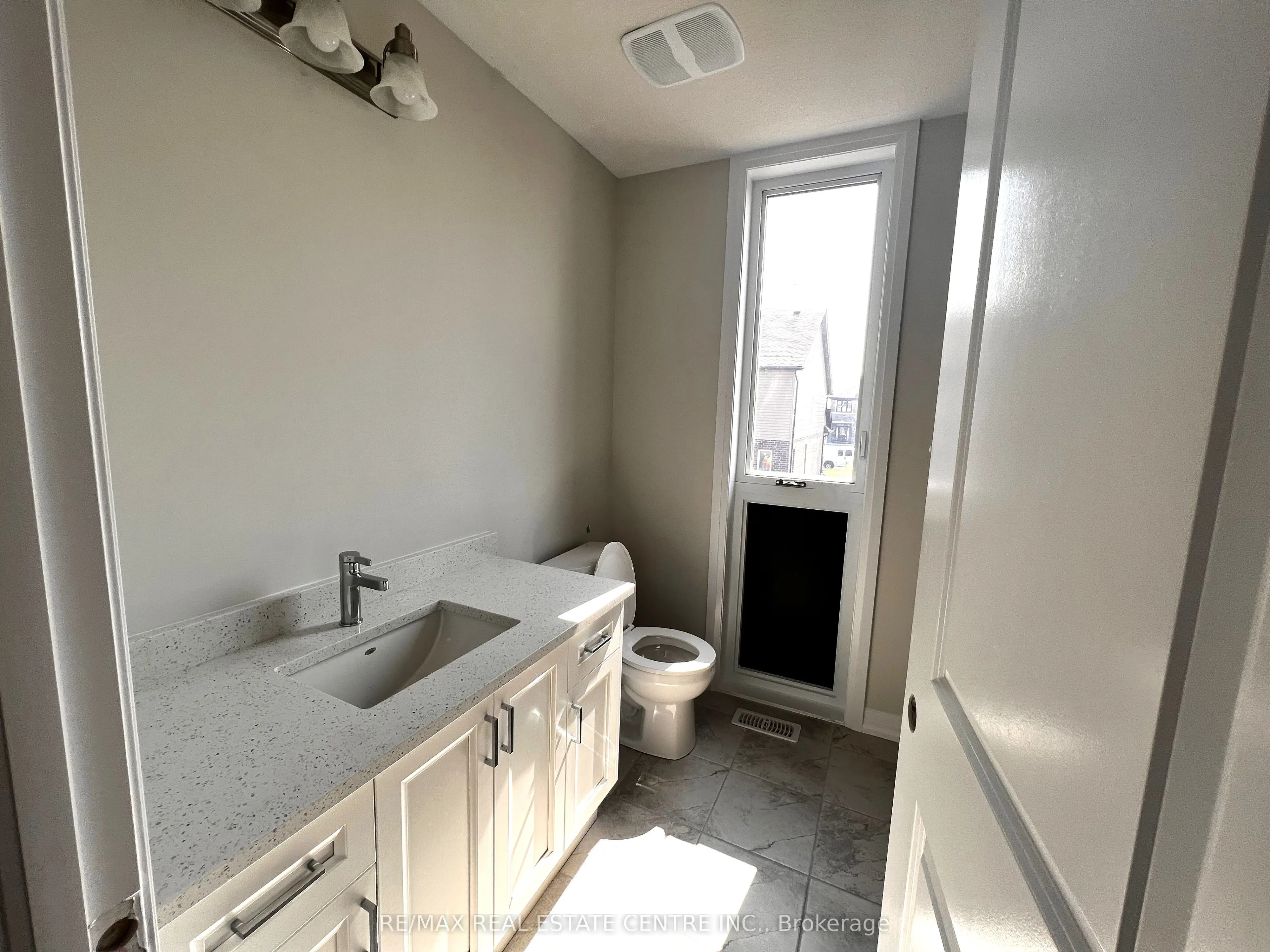 261 Woodbine Avenue, #F001