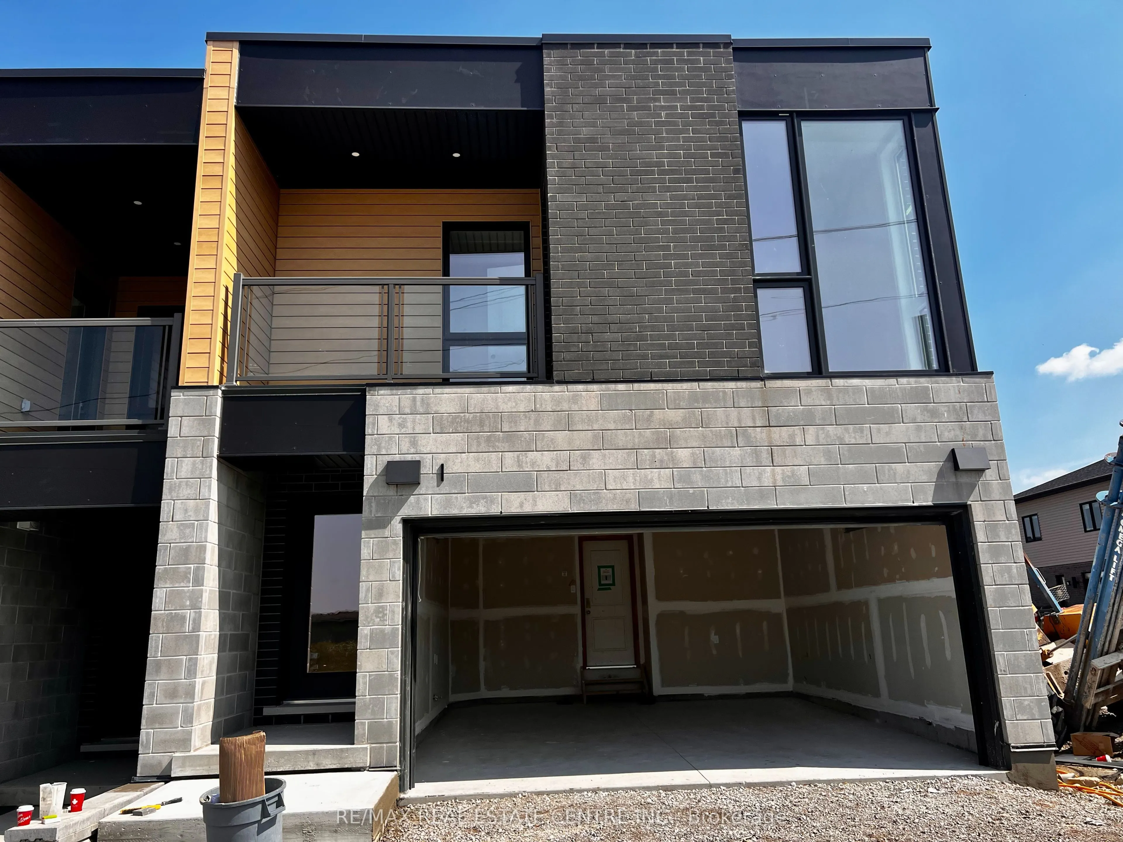 261 Woodbine Avenue, #F001