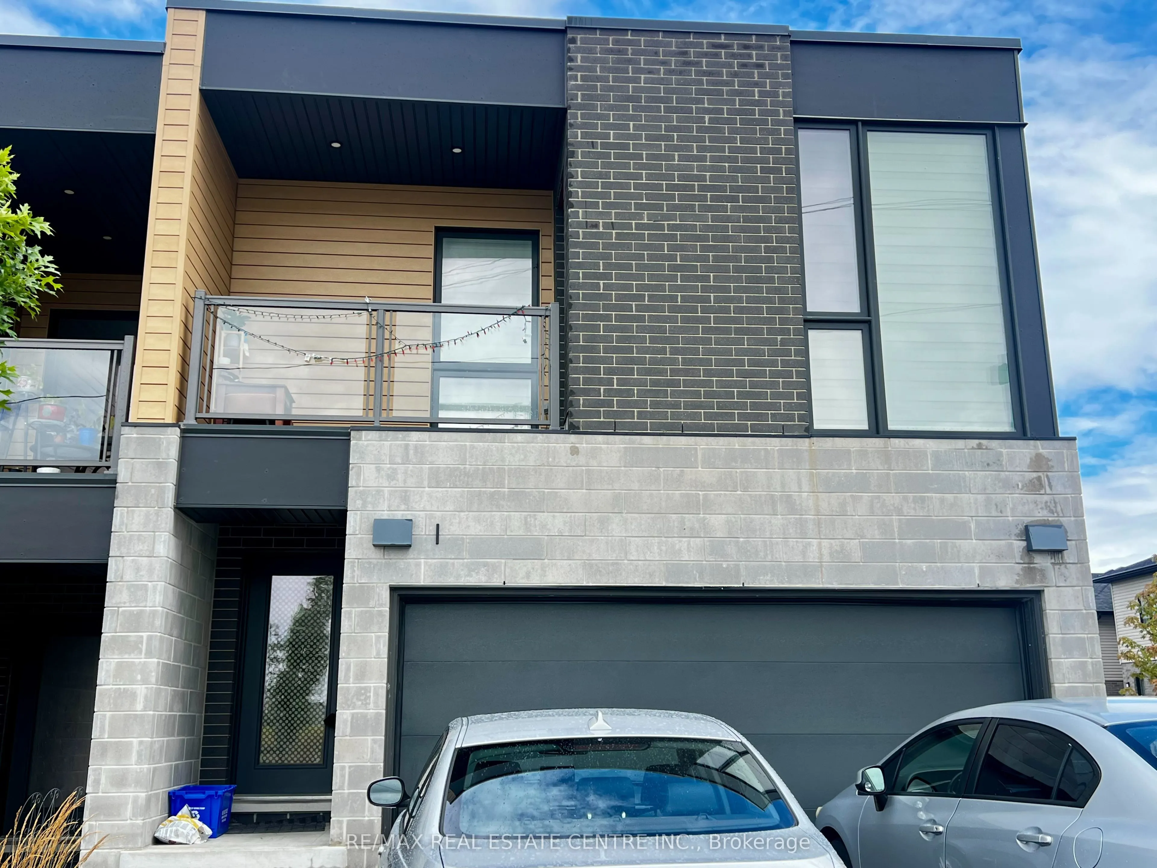261 Woodbine Avenue, #F001