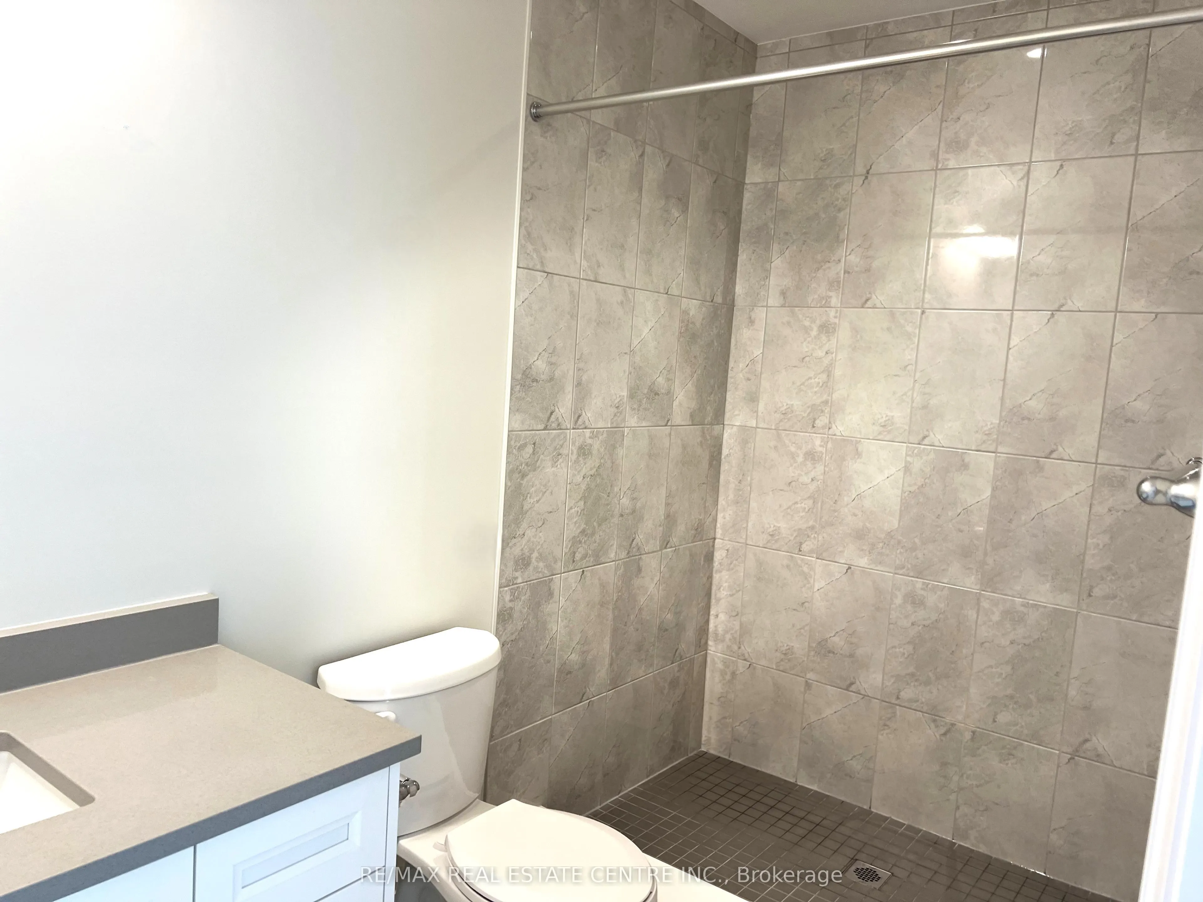 261 Woodbine Avenue, #F001