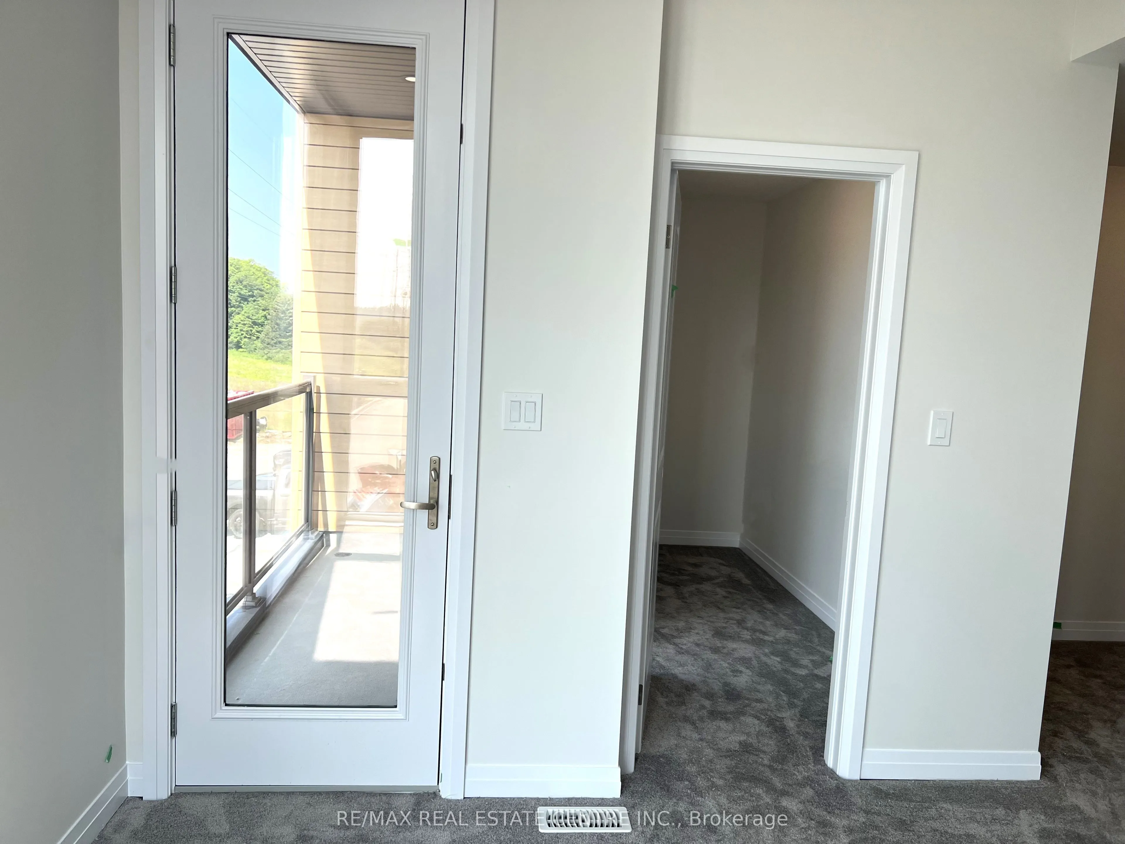 261 Woodbine Avenue, #F001