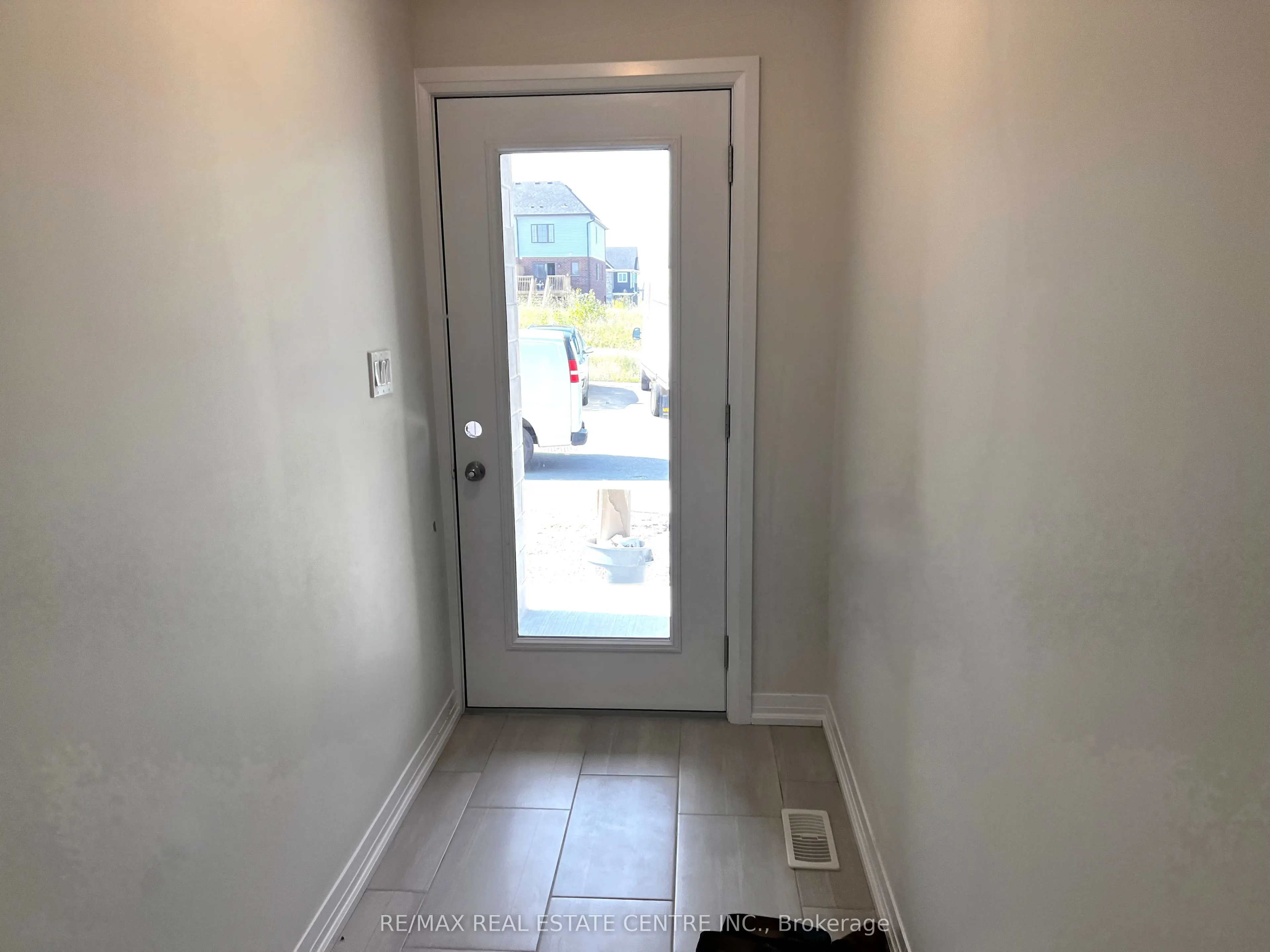261 Woodbine Avenue, #F001
