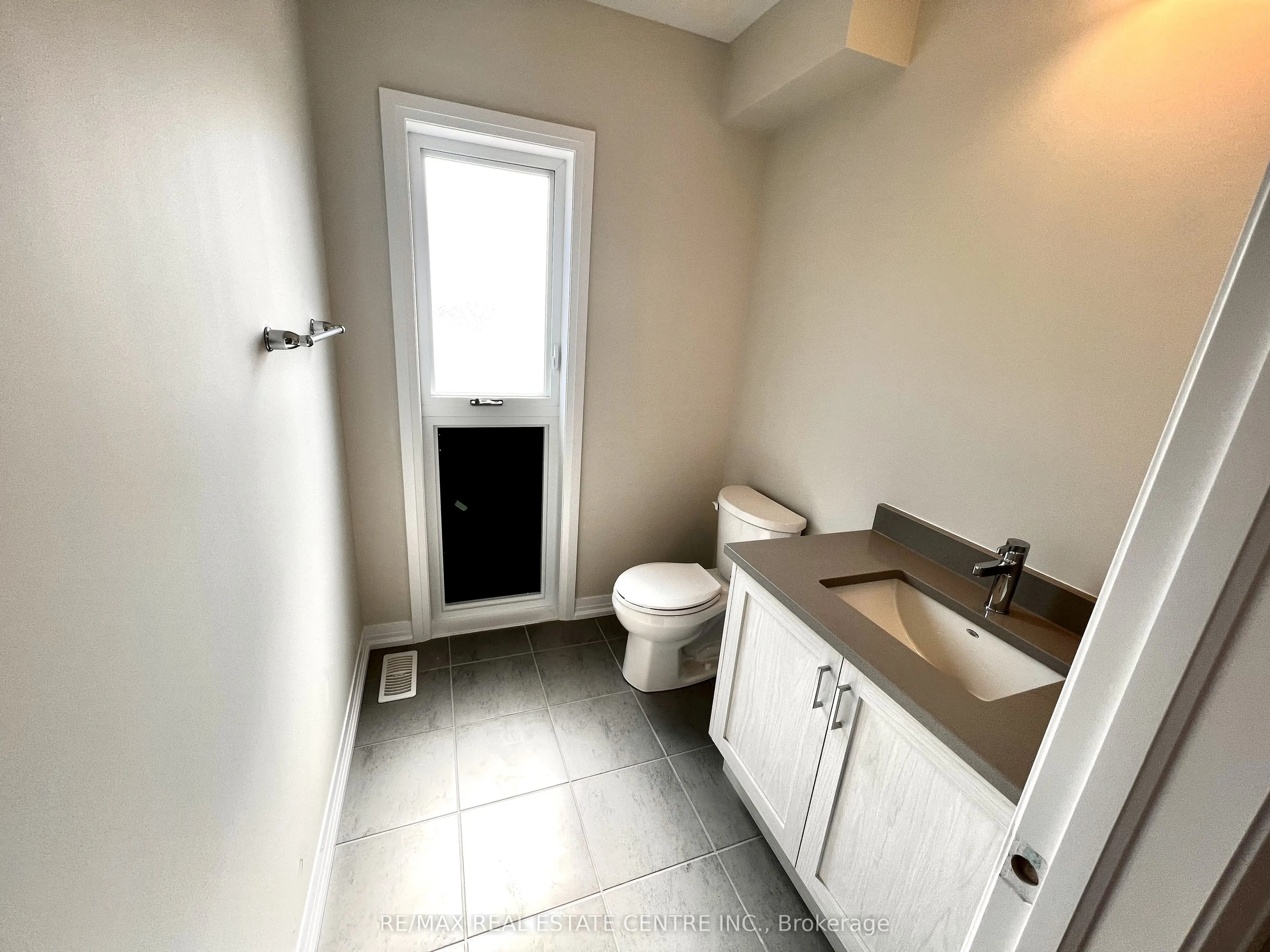 261 Woodbine Avenue, #F001