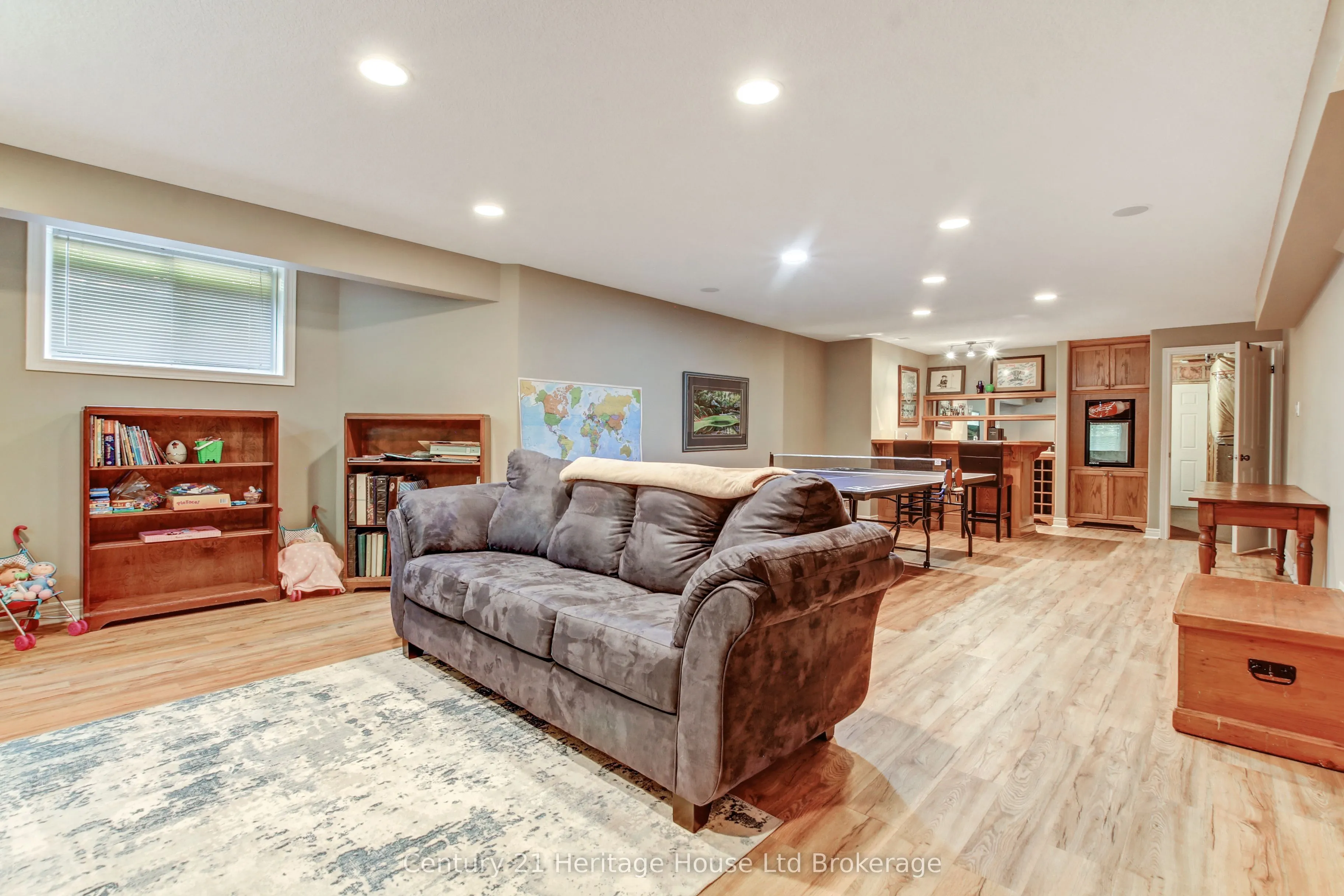 596 Lakeview Drive
