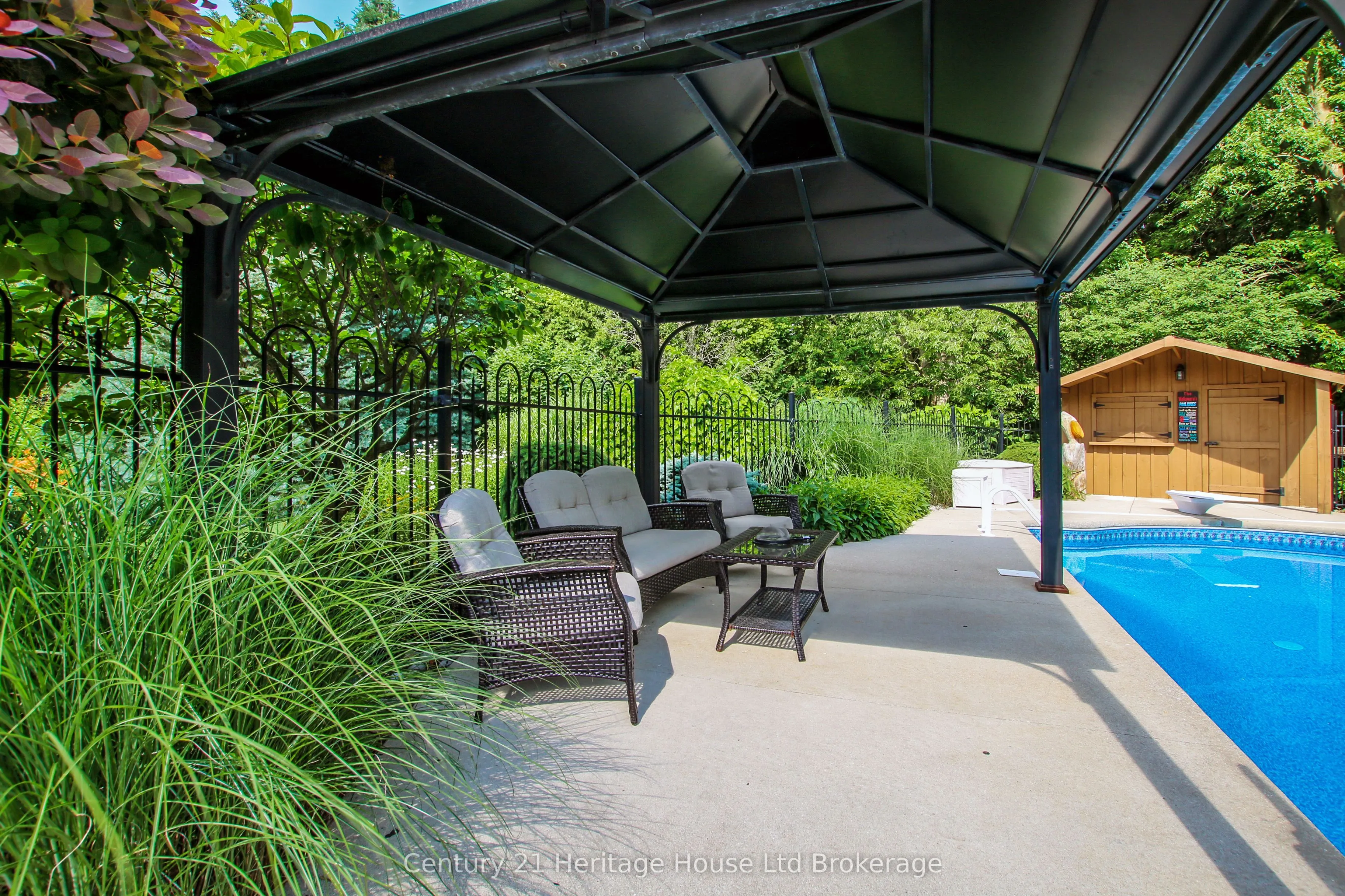 596 Lakeview Drive