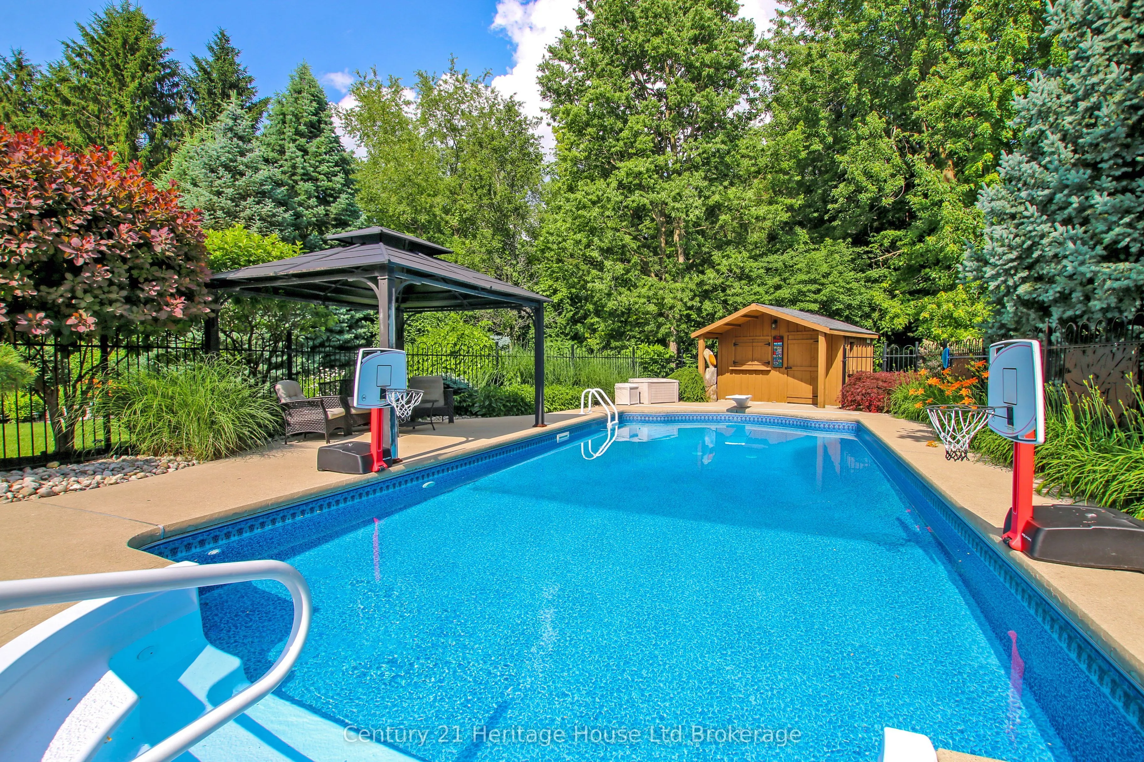 596 Lakeview Drive