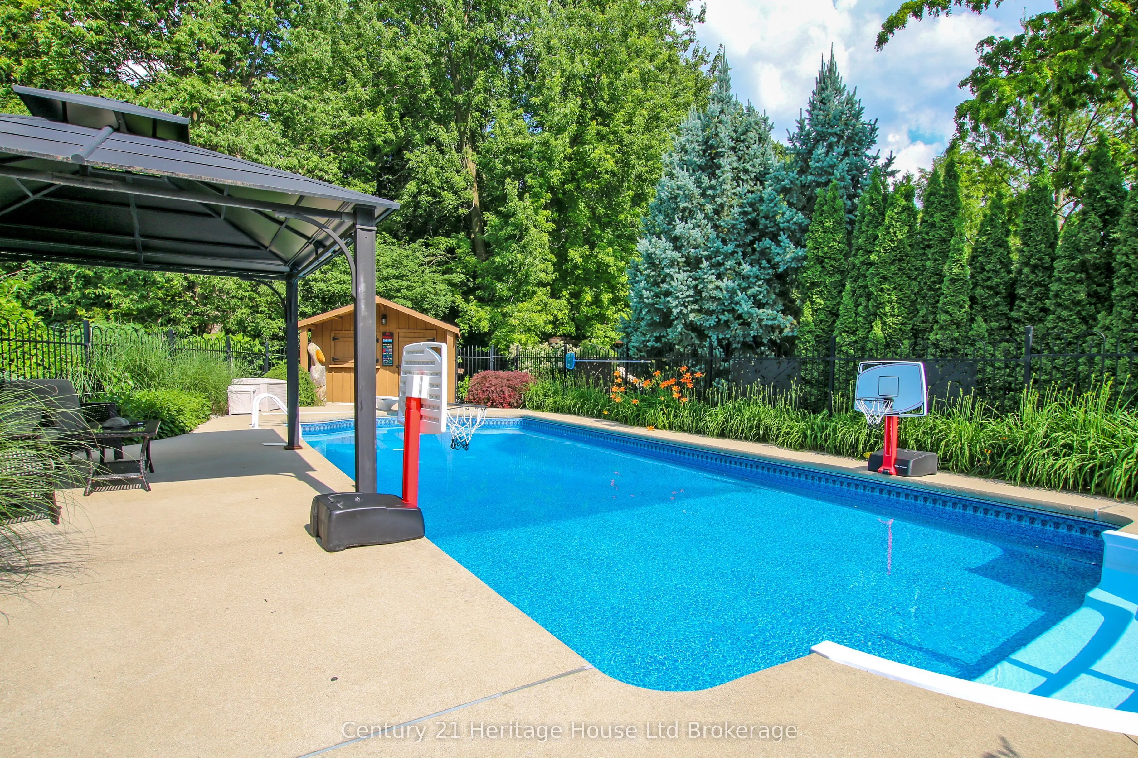 596 Lakeview Drive