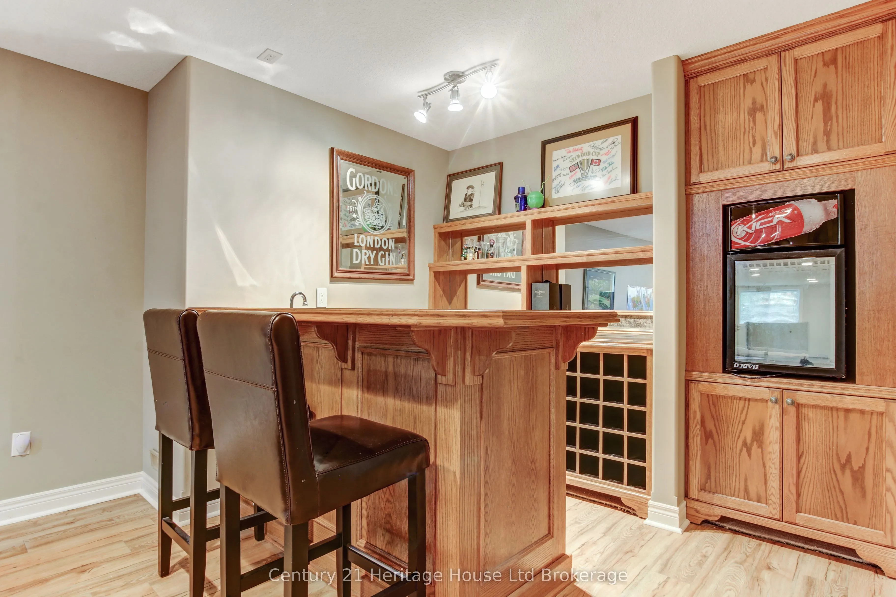 596 Lakeview Drive