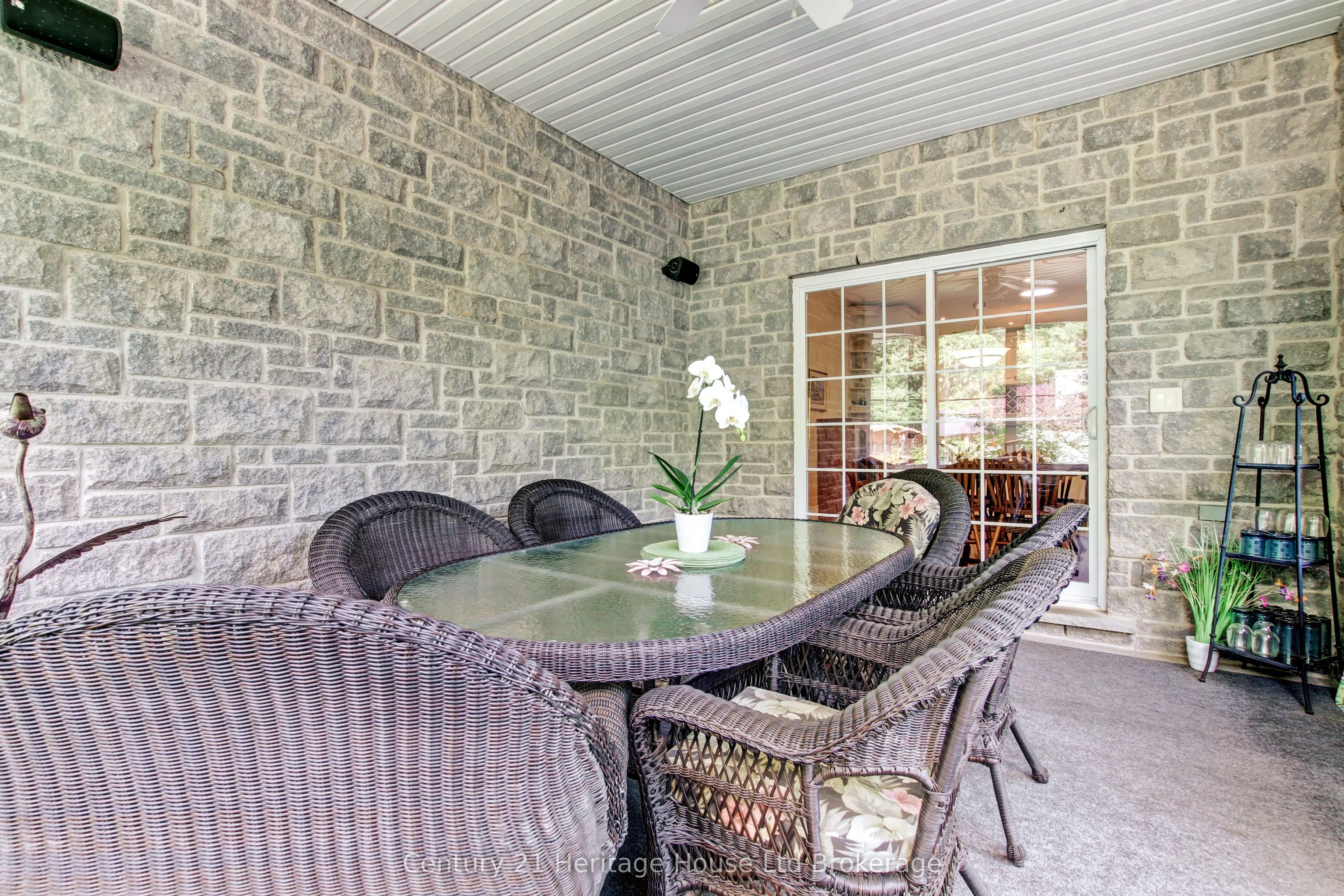 596 Lakeview Drive