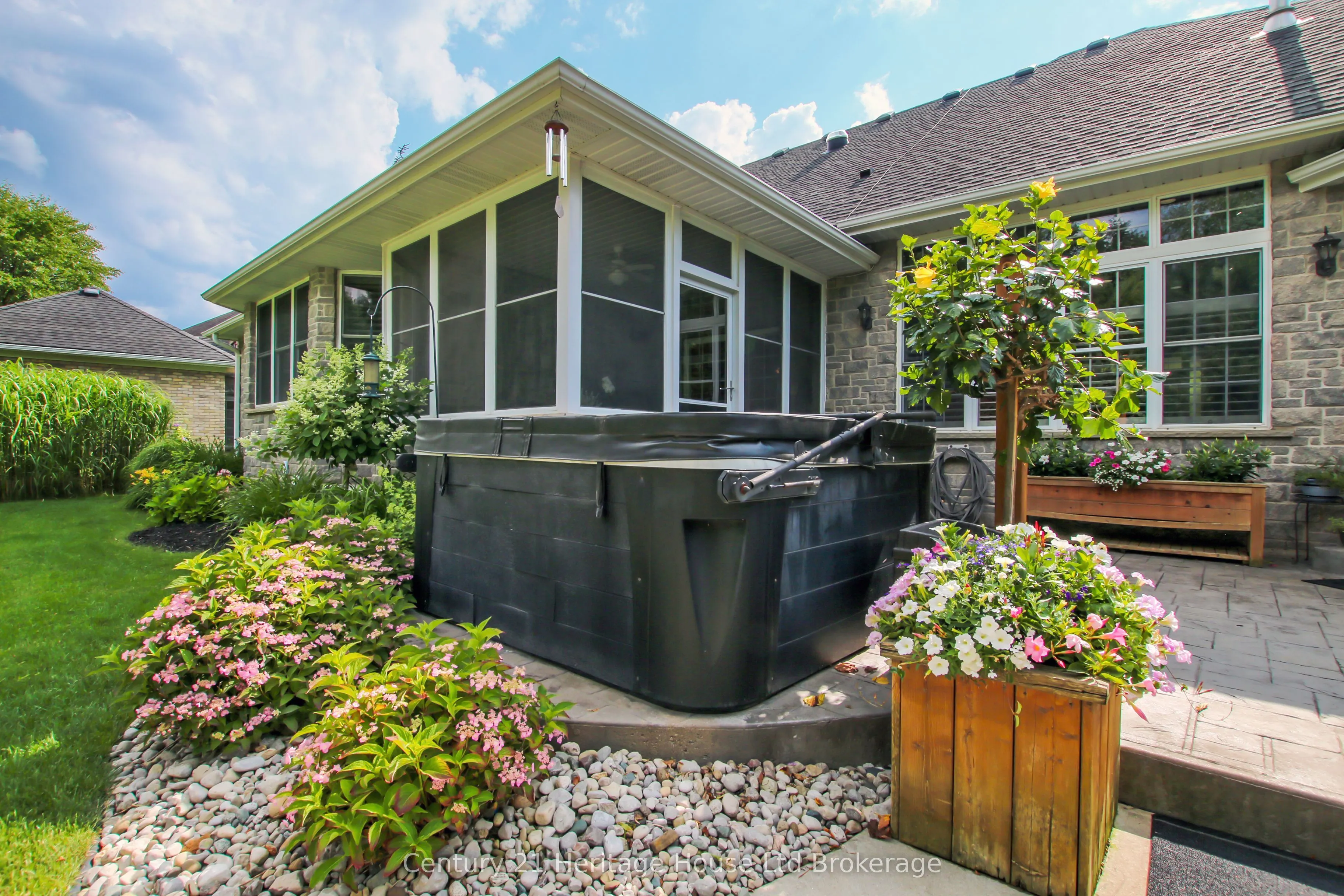 596 Lakeview Drive