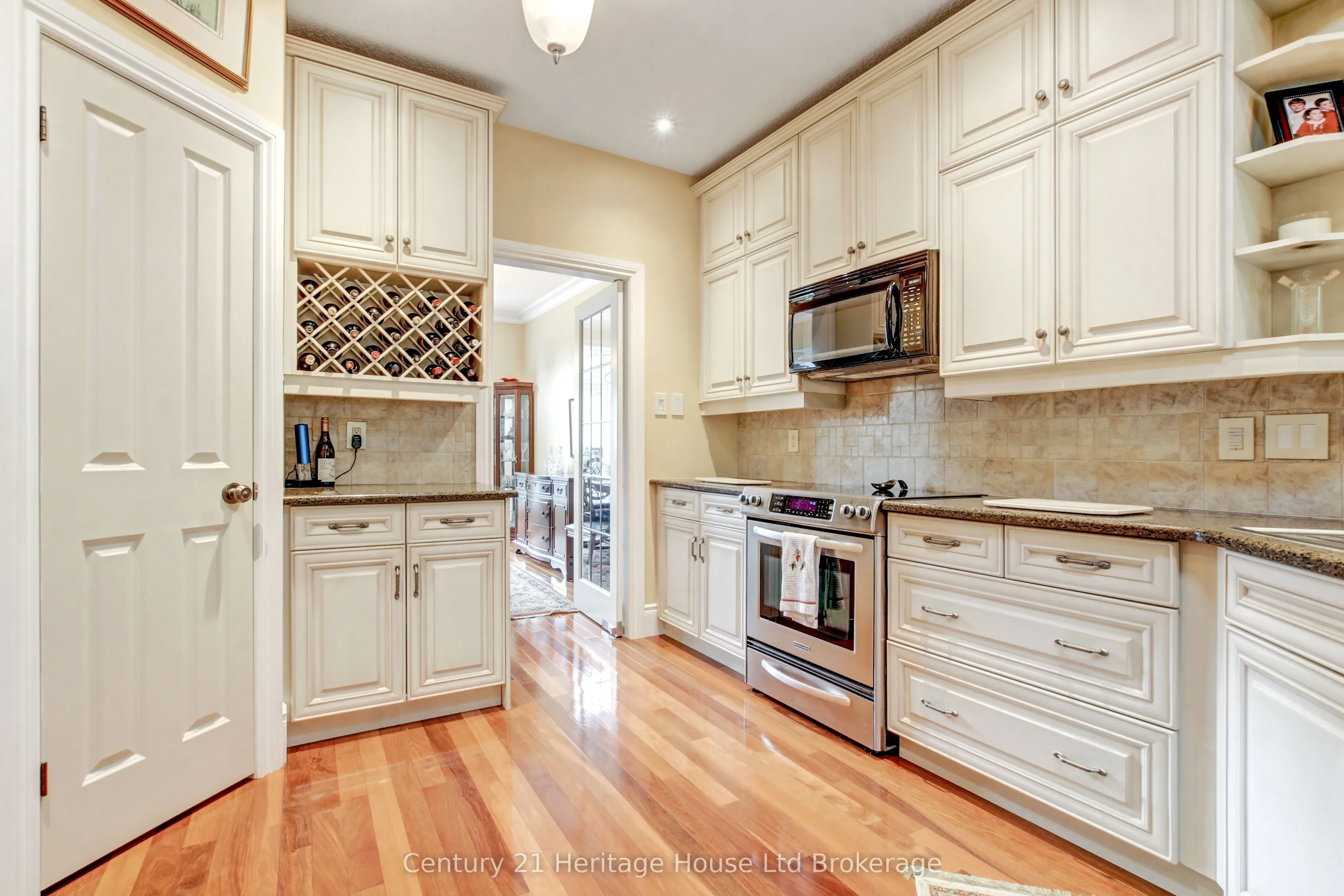 596 Lakeview Drive