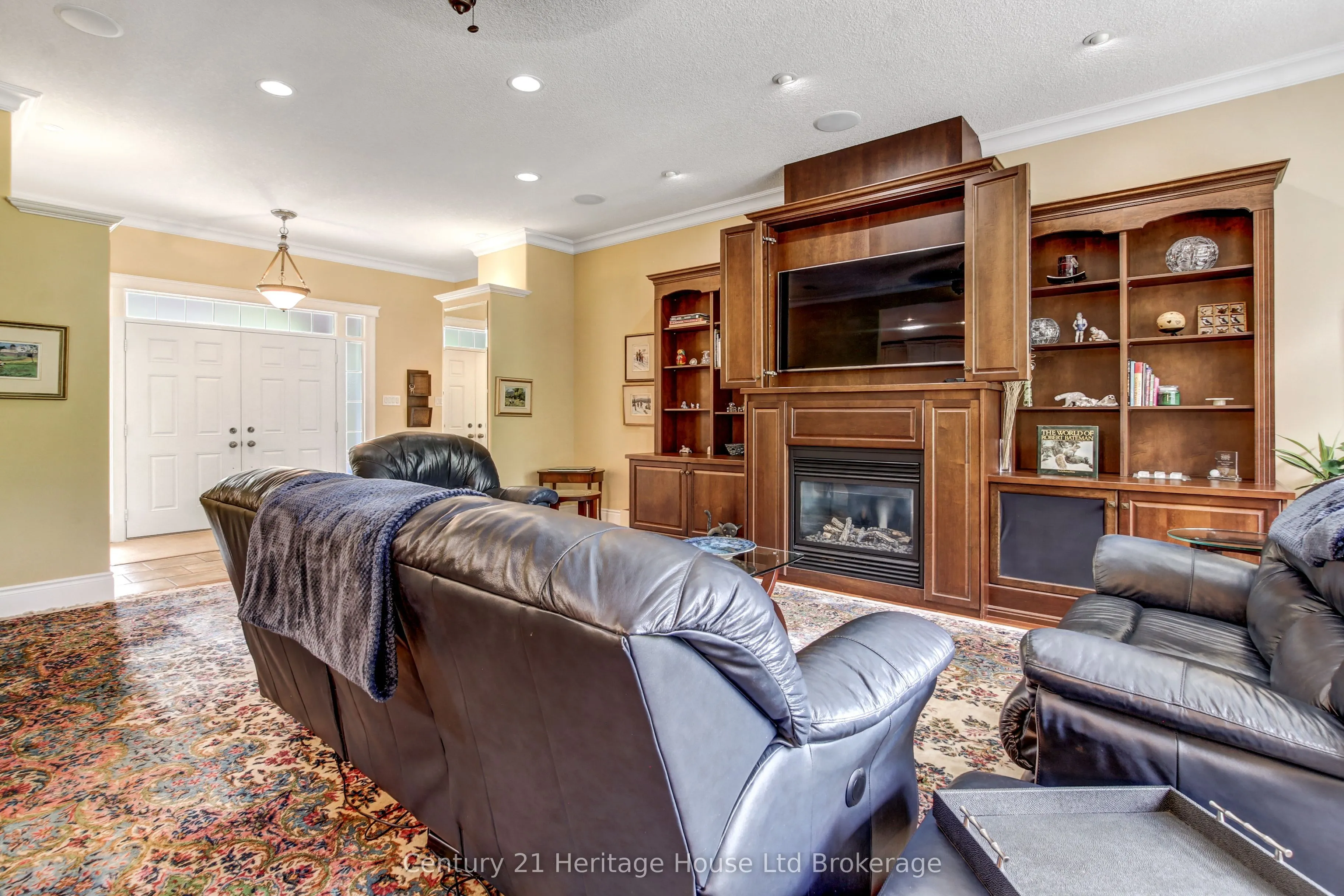 596 Lakeview Drive