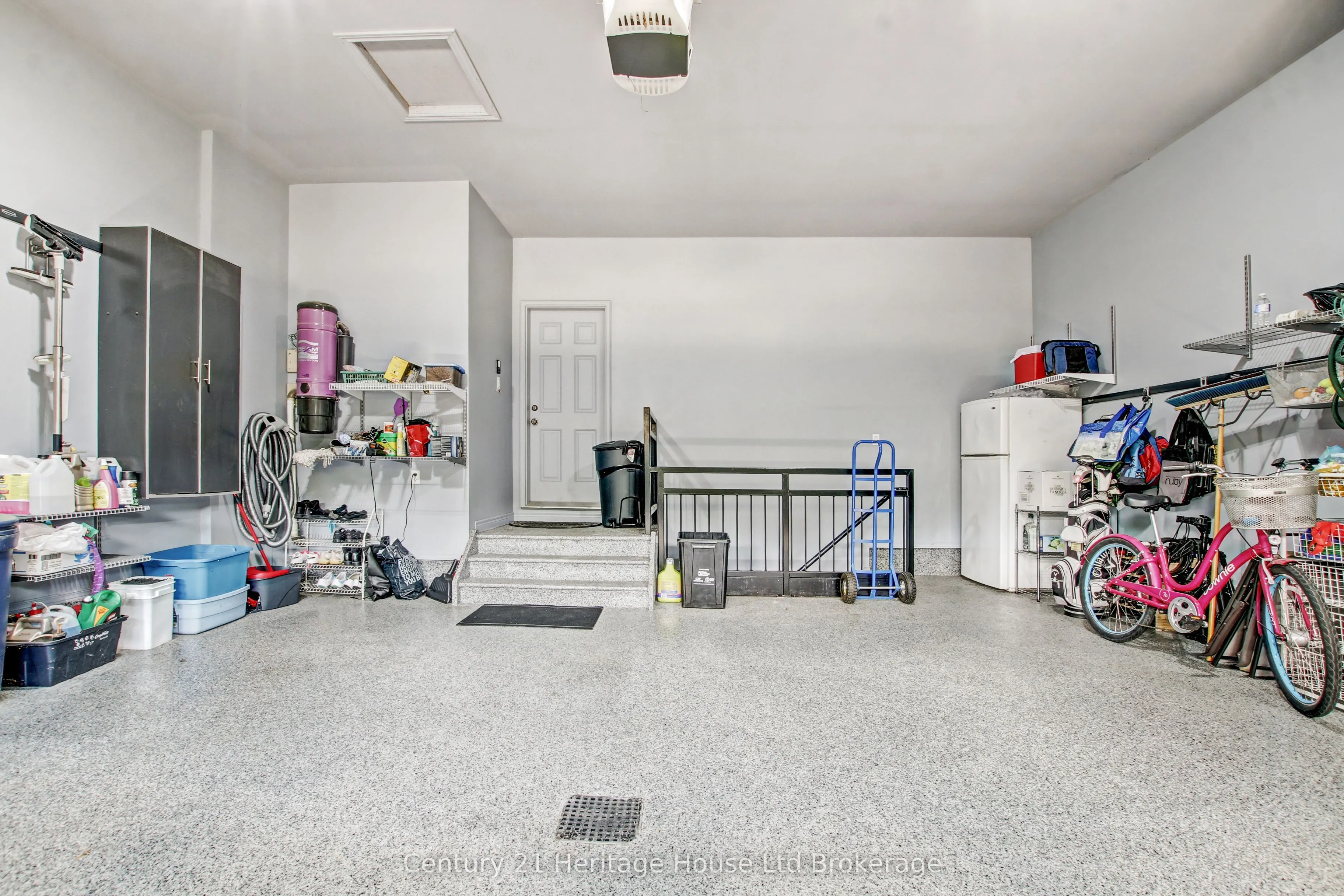 596 Lakeview Drive
