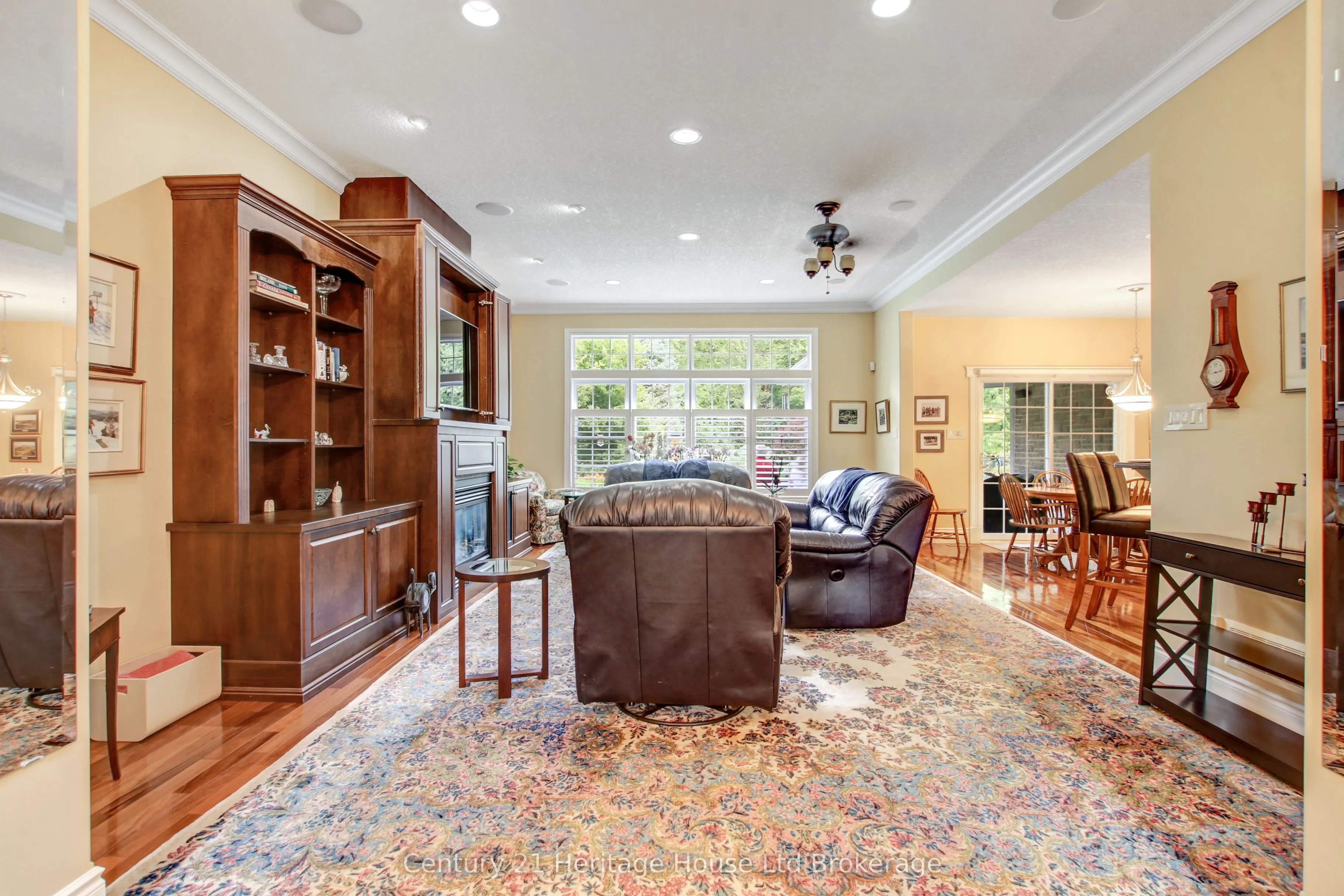 596 Lakeview Drive