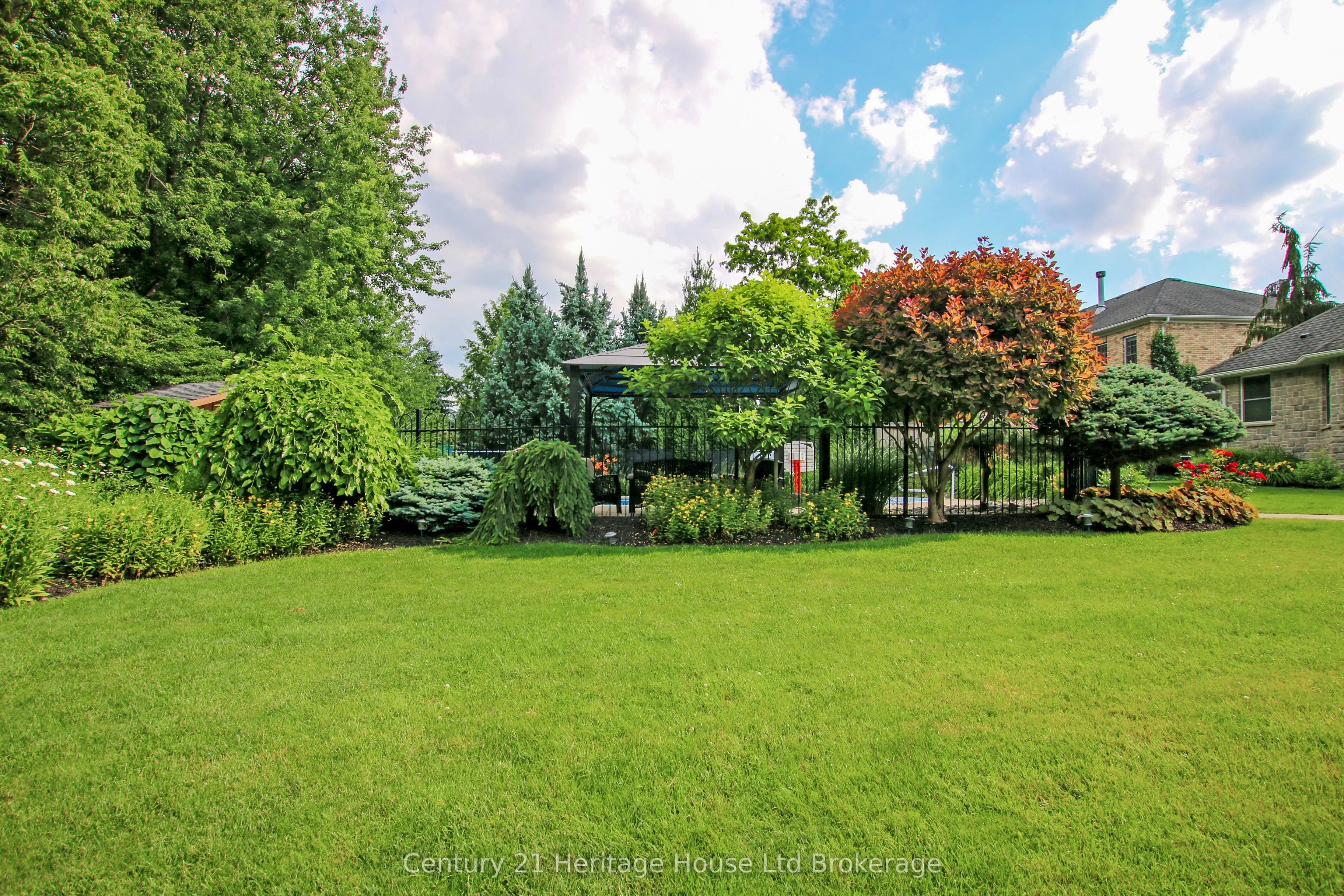 596 Lakeview Drive